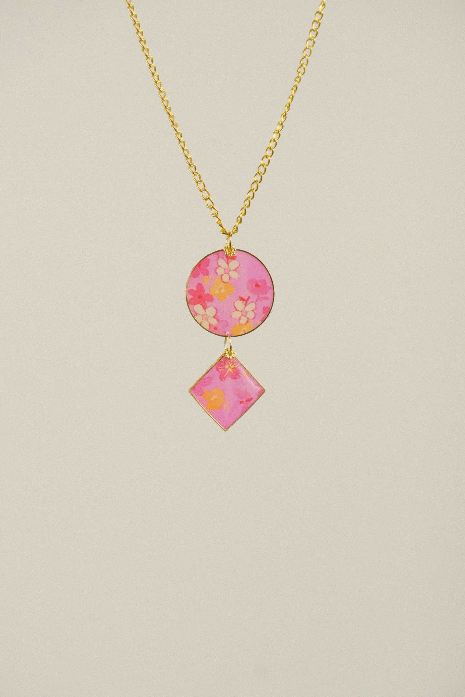 large view of the necklace
