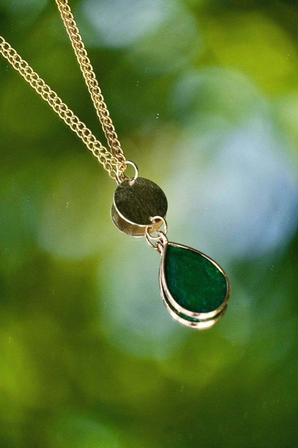 emerald resin necklace