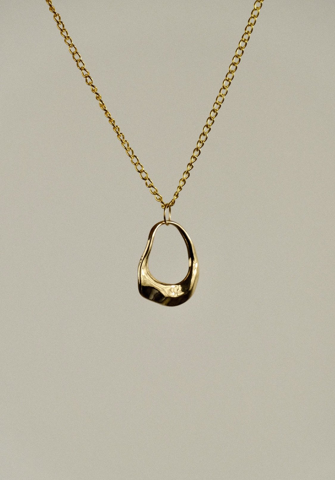 large view of the necklace