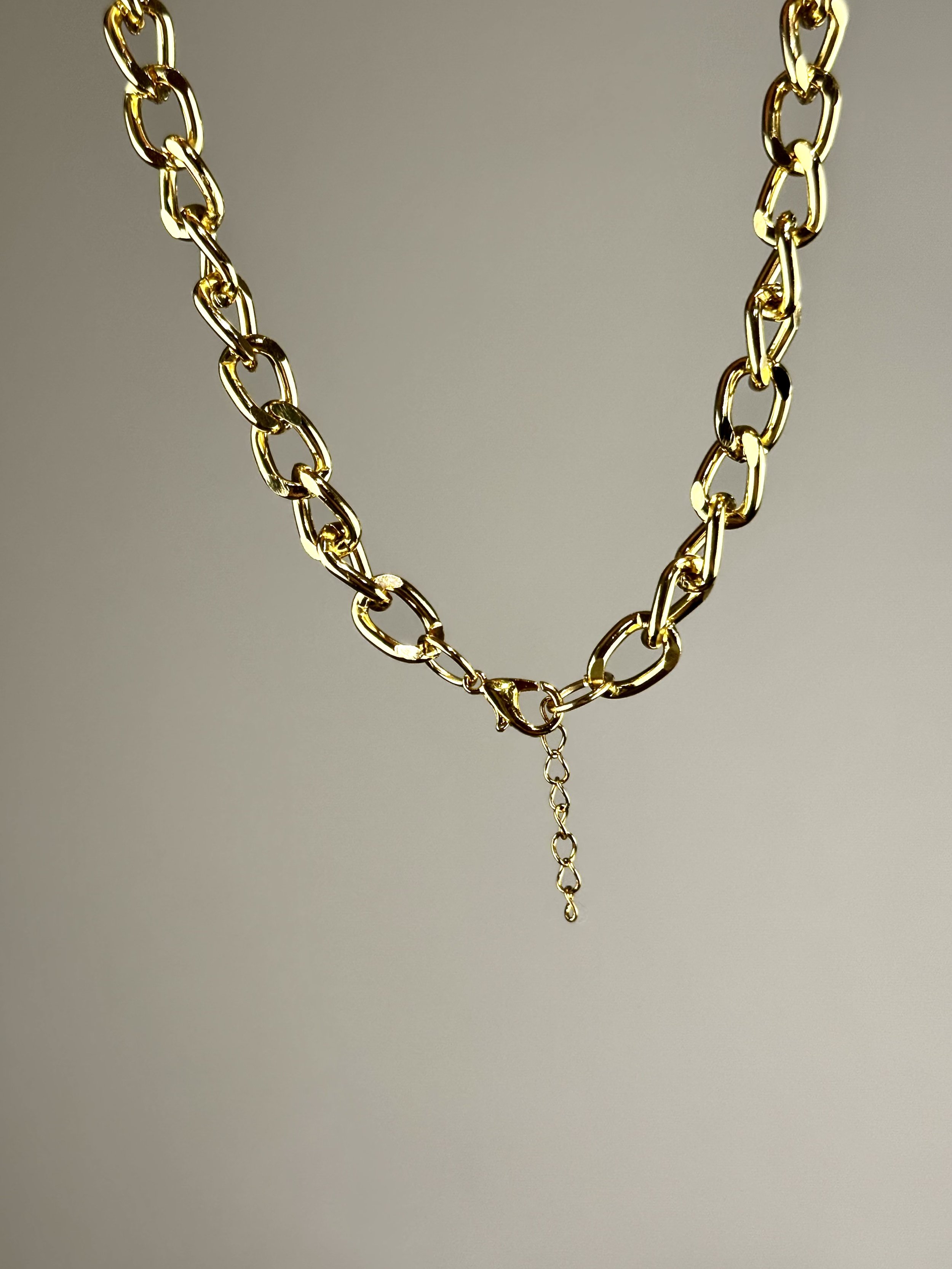 view of the citrus choker chain