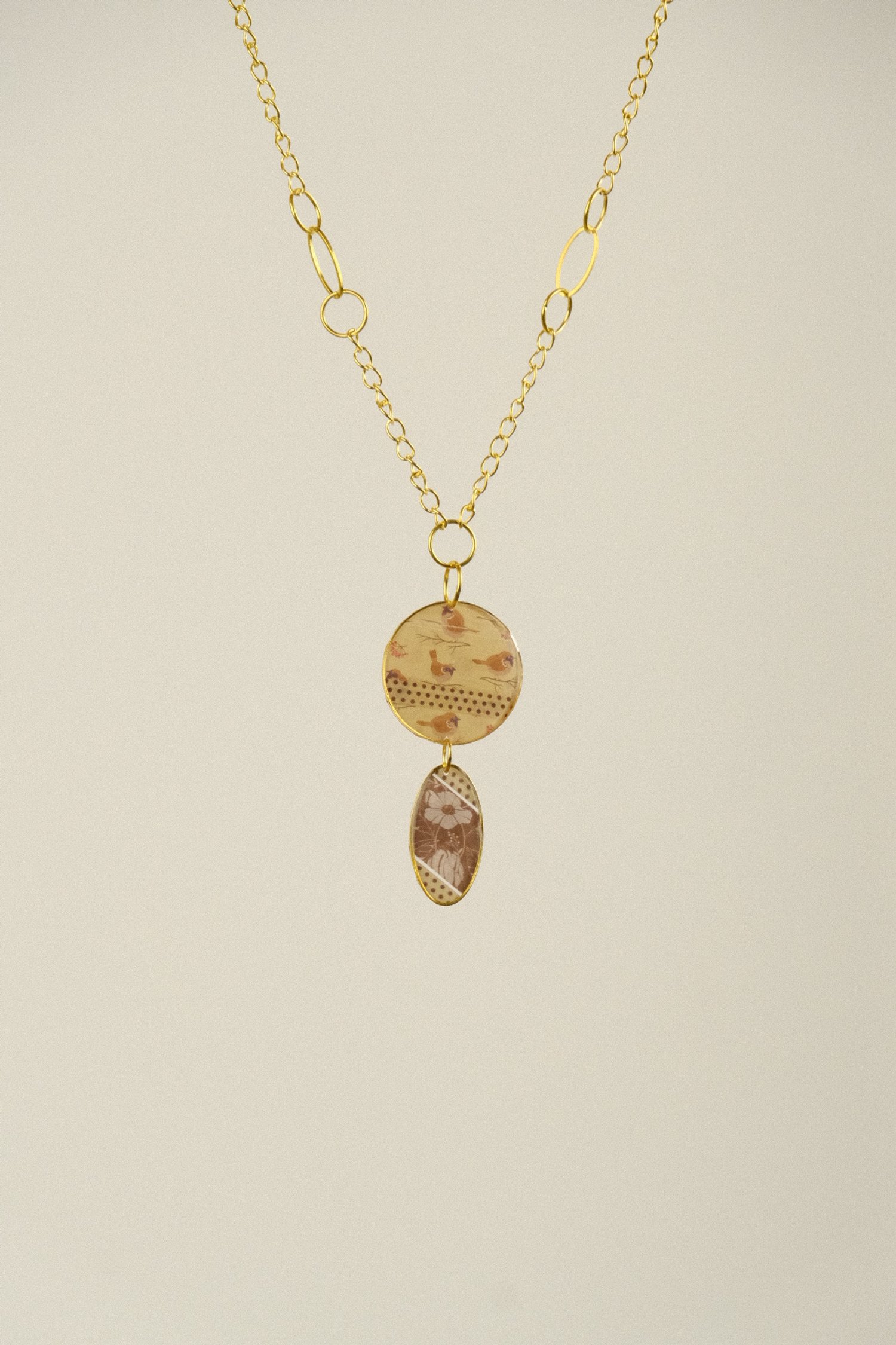 large view of the necklace