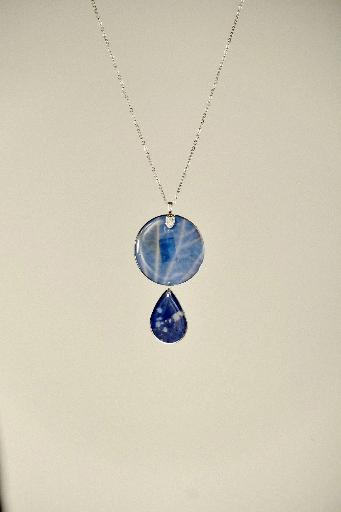blue leaf resin necklace