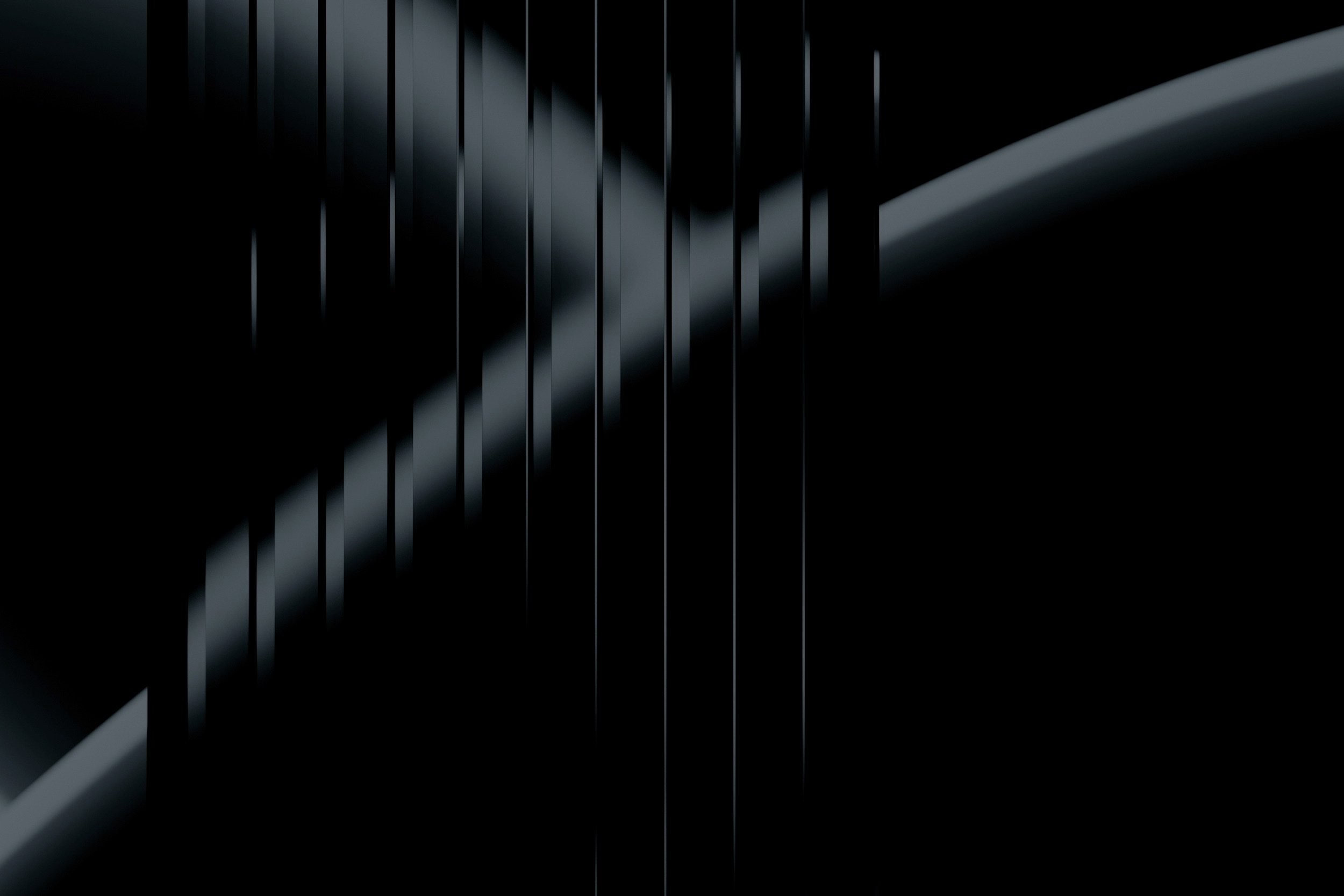 Une surface noire avec des lignes lumineuses diagonales et verticales blanches ou gris argenté, créant un motif géométrique abstrait.