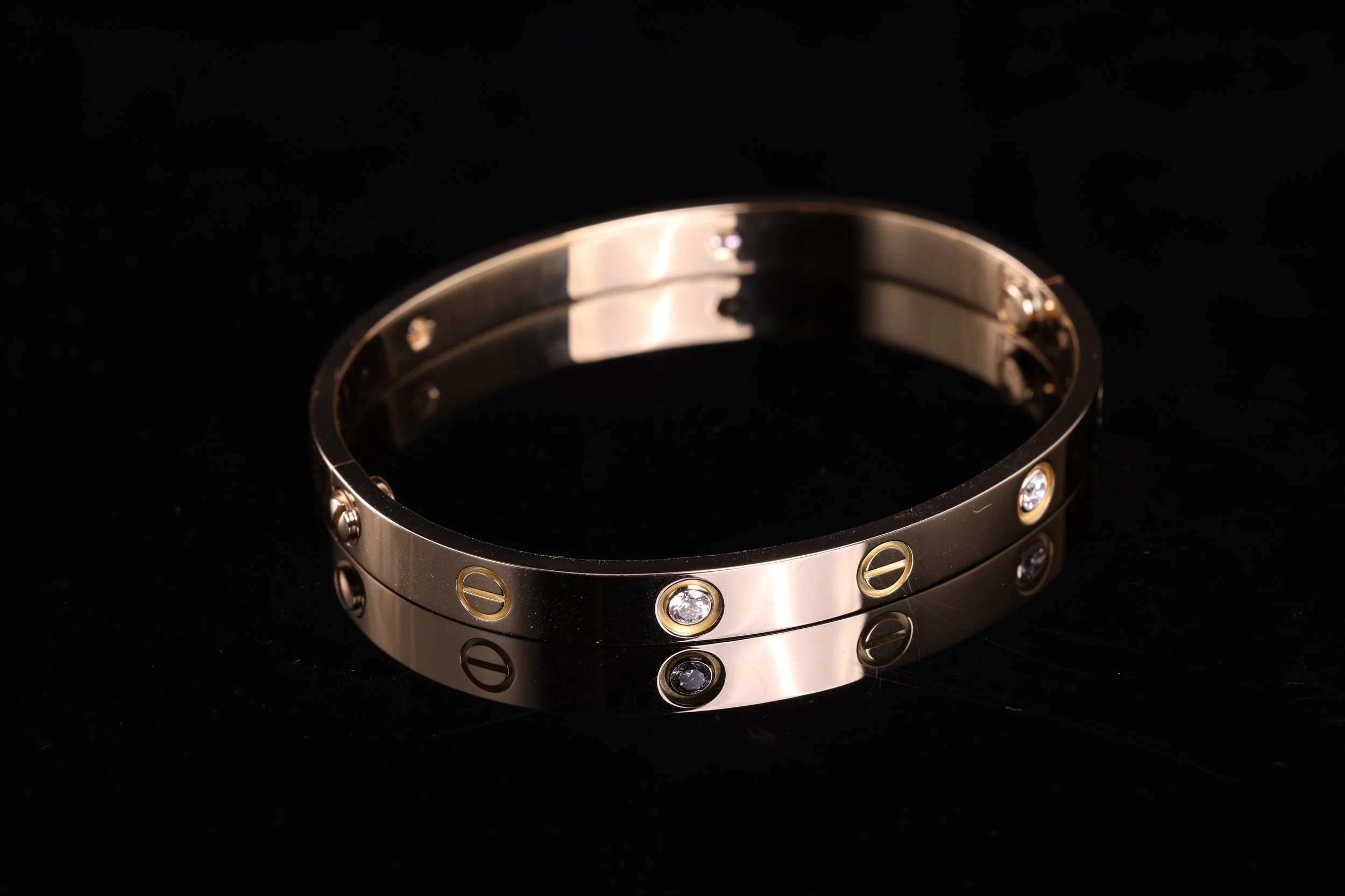 Cartier Love Or jaune T17 diamants