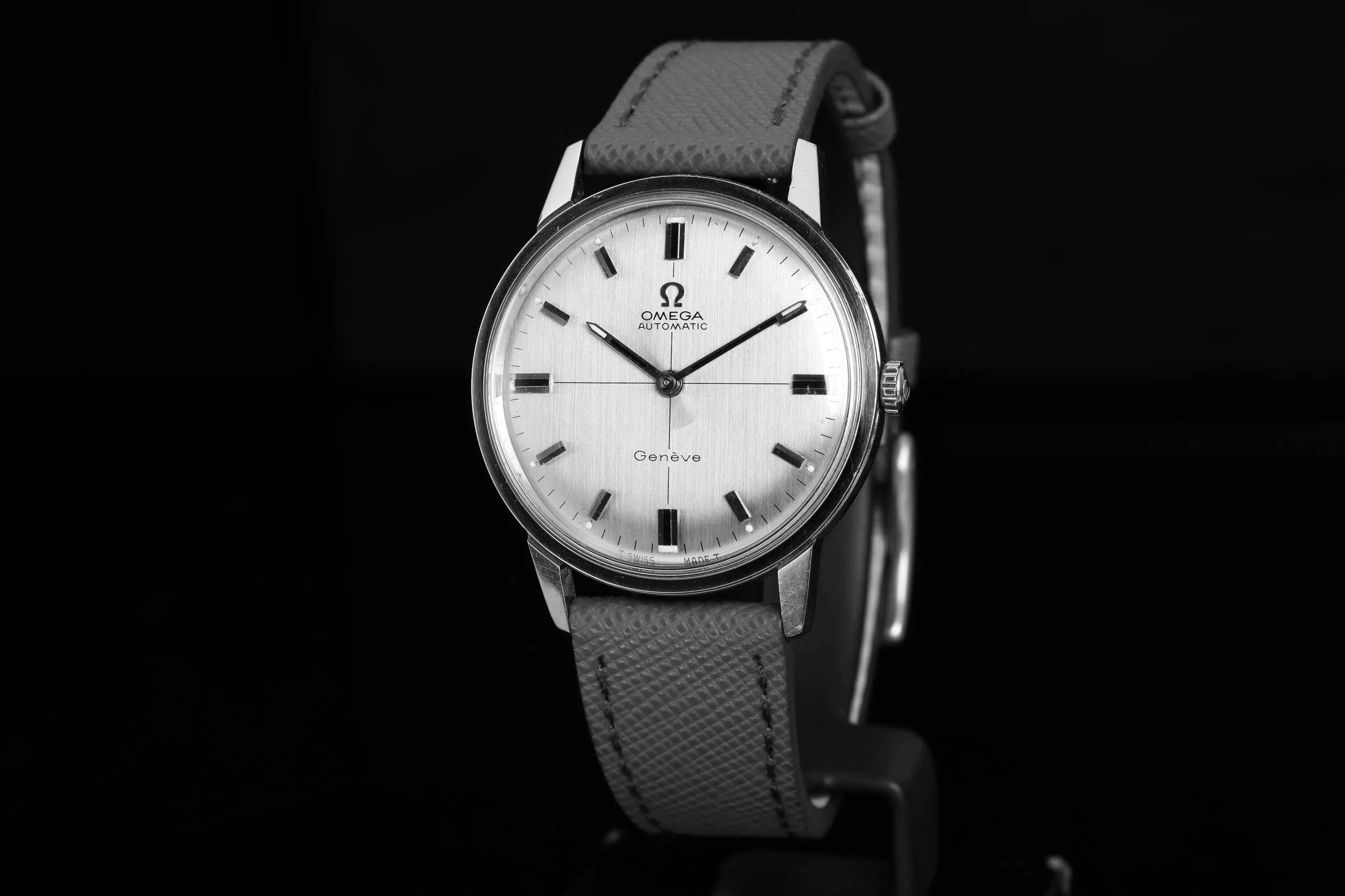 Omega Genève cross-hair