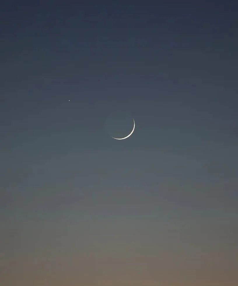 Spring skin energy audit 🌙

Today is the new moon in Pisces, making it a good moment to reset your skin rituals. 

What to release:

✨ over-exfoliation - your skin doesn&rsquo;t need aggressive renewal, it needs support.
✨ heavy, congestive layering