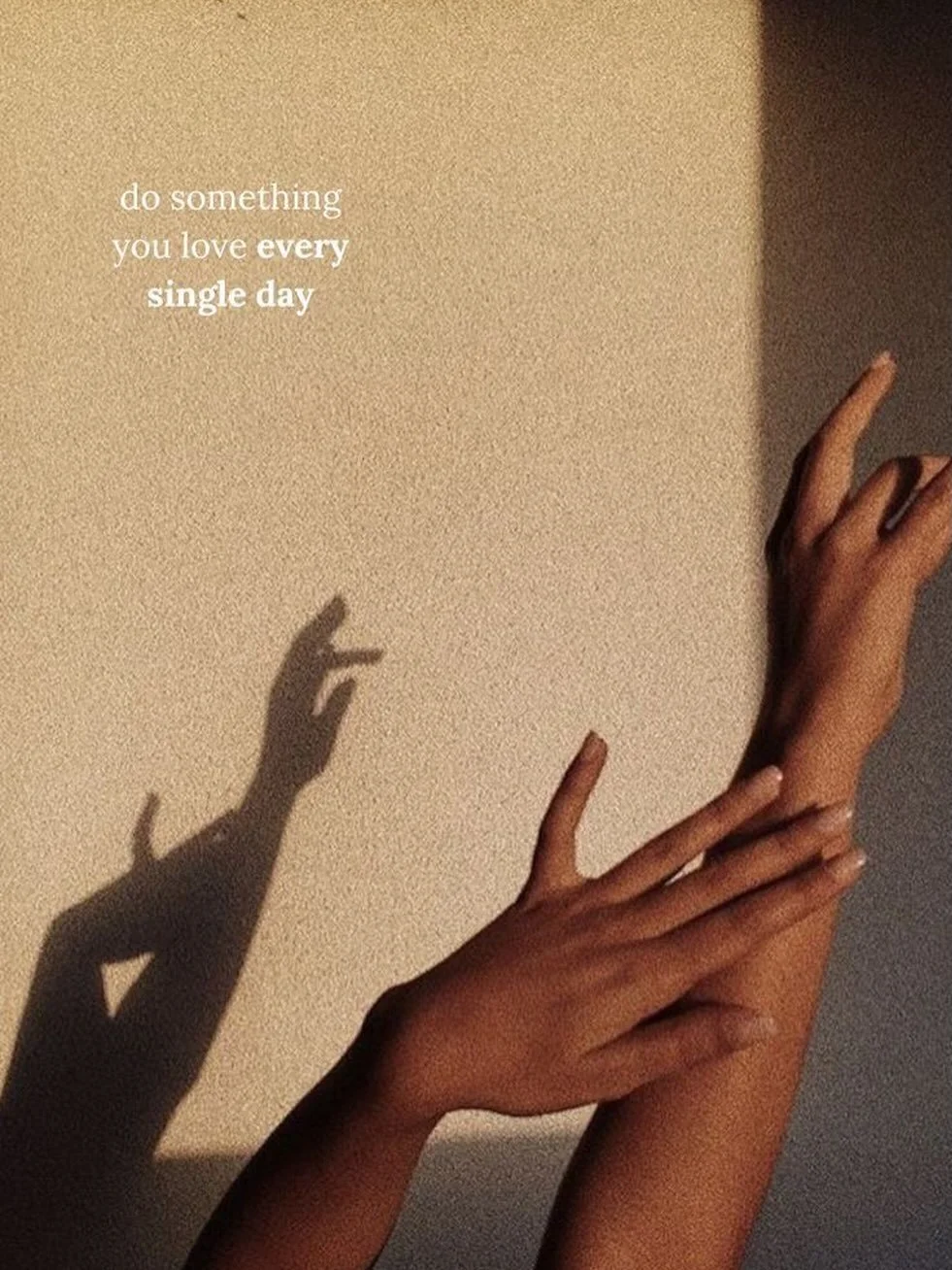 Do something you love EVERY SINGLE DAY. 

Why not? 

It doesn&rsquo;t have to be something big. It can be a small ritual such as taking time with your skincare.

These are the moments that create your real glow. ✨

At Isla solar glow this is what eve