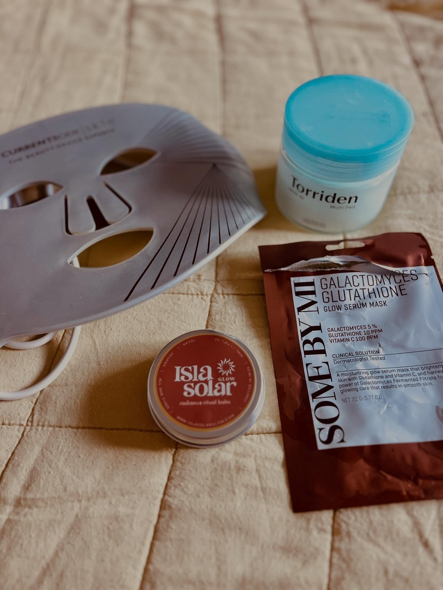 ☀️ My After-Sun Skincare Ritual for Healthy, Glowing Skin ✨

After a beautiful day in the sun, your skin needs more than just hydration, it needs support, repair, and nourishment. Sun exposure can leave skin feeling dehydrated, stressed, and more vul