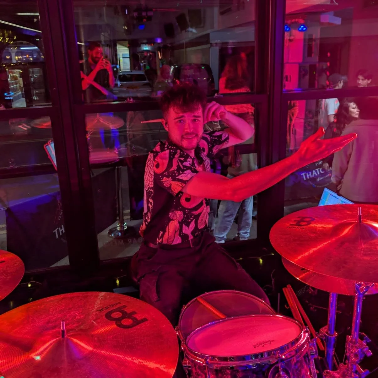 We could easily play at Dragon Kiss every week, it never gets old! Thanks once again for having us Weston-Super-Mare!

We're playing there again on 19th June so see you then!🕺
.
.
.
.
.
#dragonkiss #westonsupermare #functionbanduk