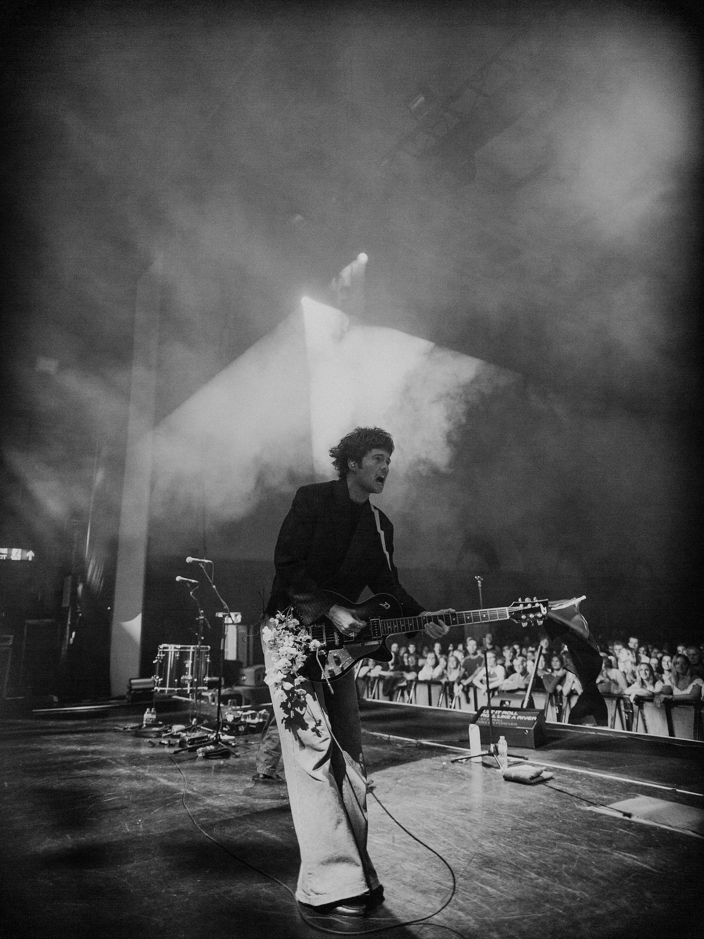 playing live music with my siblings is a feeling my heart will never ever truly be able to comprehend. 

- we got to support the lovely @rendcollective team on their tour. it was a joy !

@elle_limebear @noahsmiff love you.