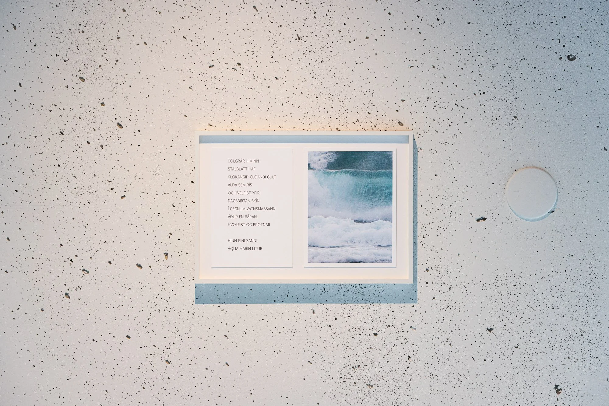 Ljóðað á landið
Framed diptych print.
Photograph by Art Bicnic