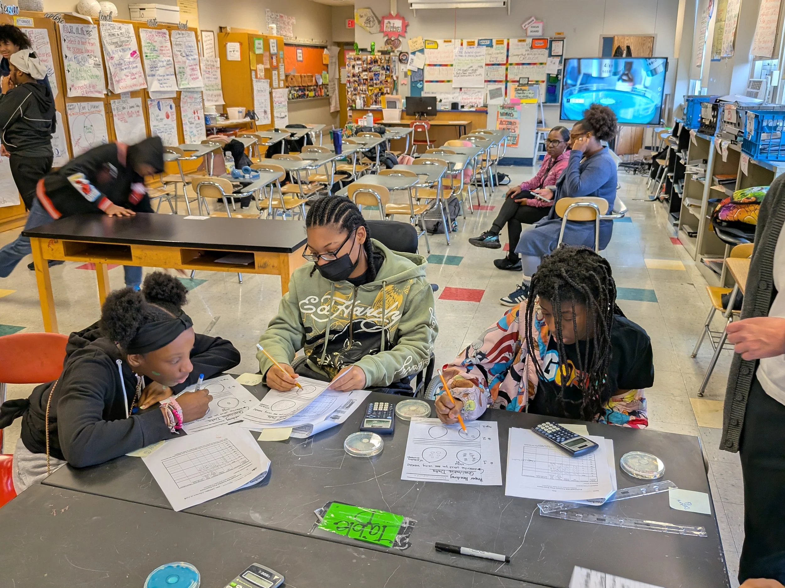 EvolvingSTEM Brings Lab Experiments Straight Into the Classroom