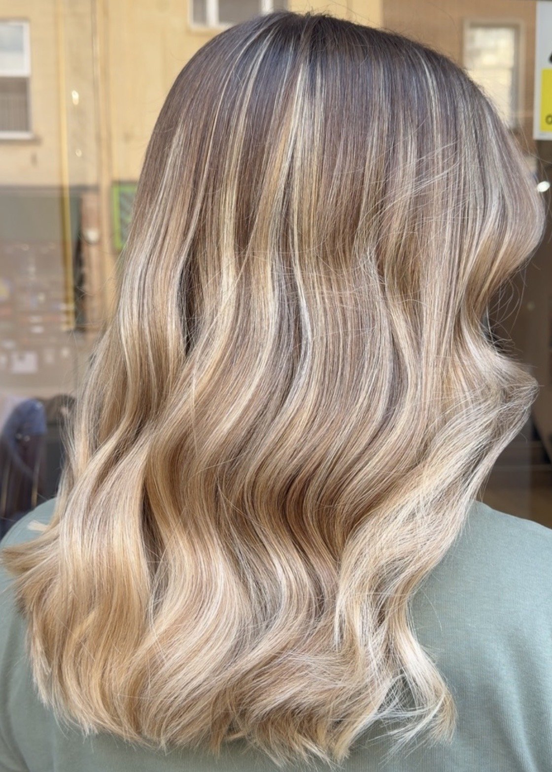 Balayage vs Highlights: Which Blonding Technique Is Right For You?