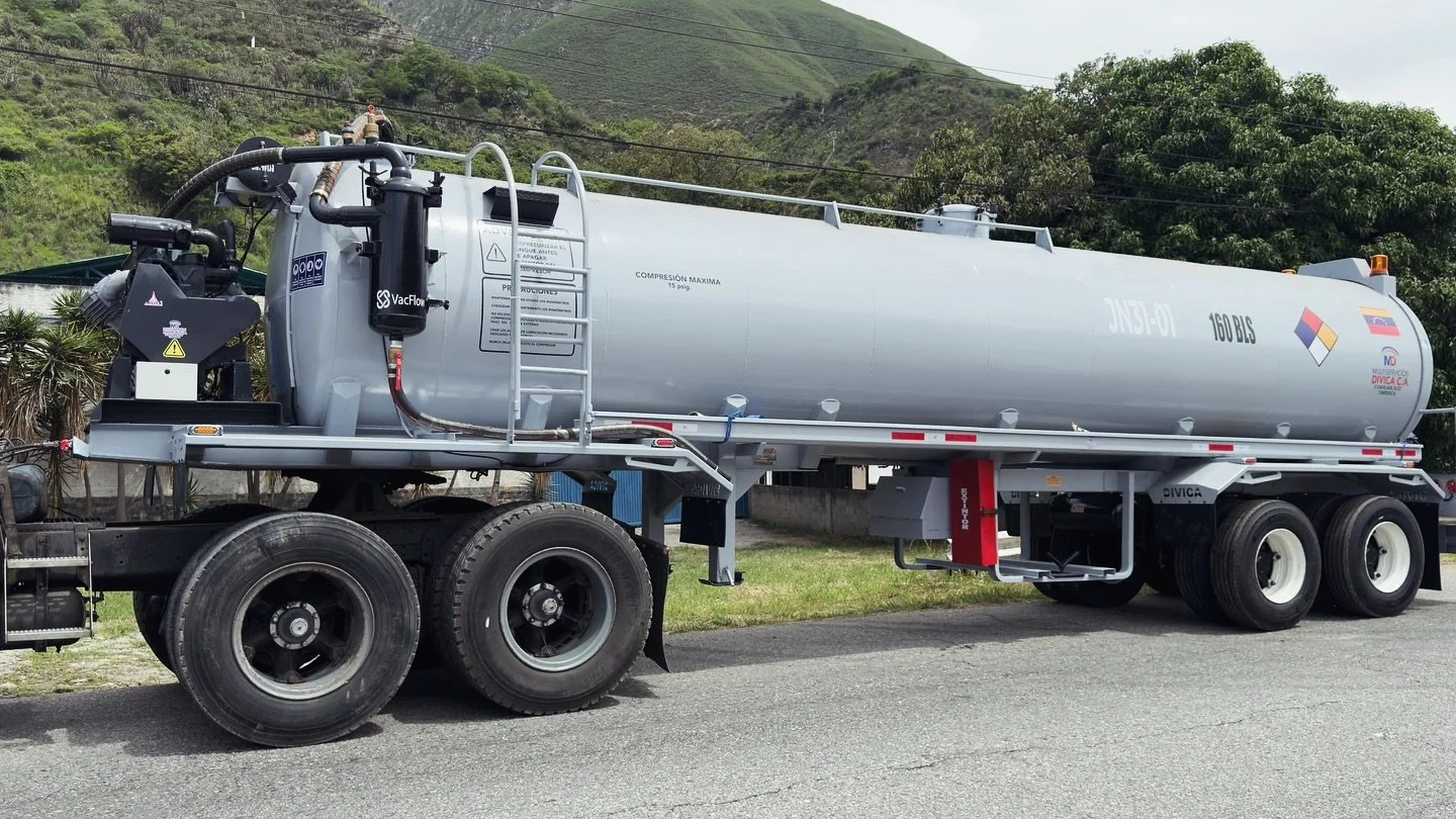 Vacuum de 160 barriles. 
Potencia y respaldo en cada jornada.
Equipado con compresor Gardner Denver ATLEA6 y motor Di&eacute;sel Deutz de 3 cilindros, este equipo ha sido dise&ntilde;ado para ofrecer un rendimiento constante en operaciones exigentes 