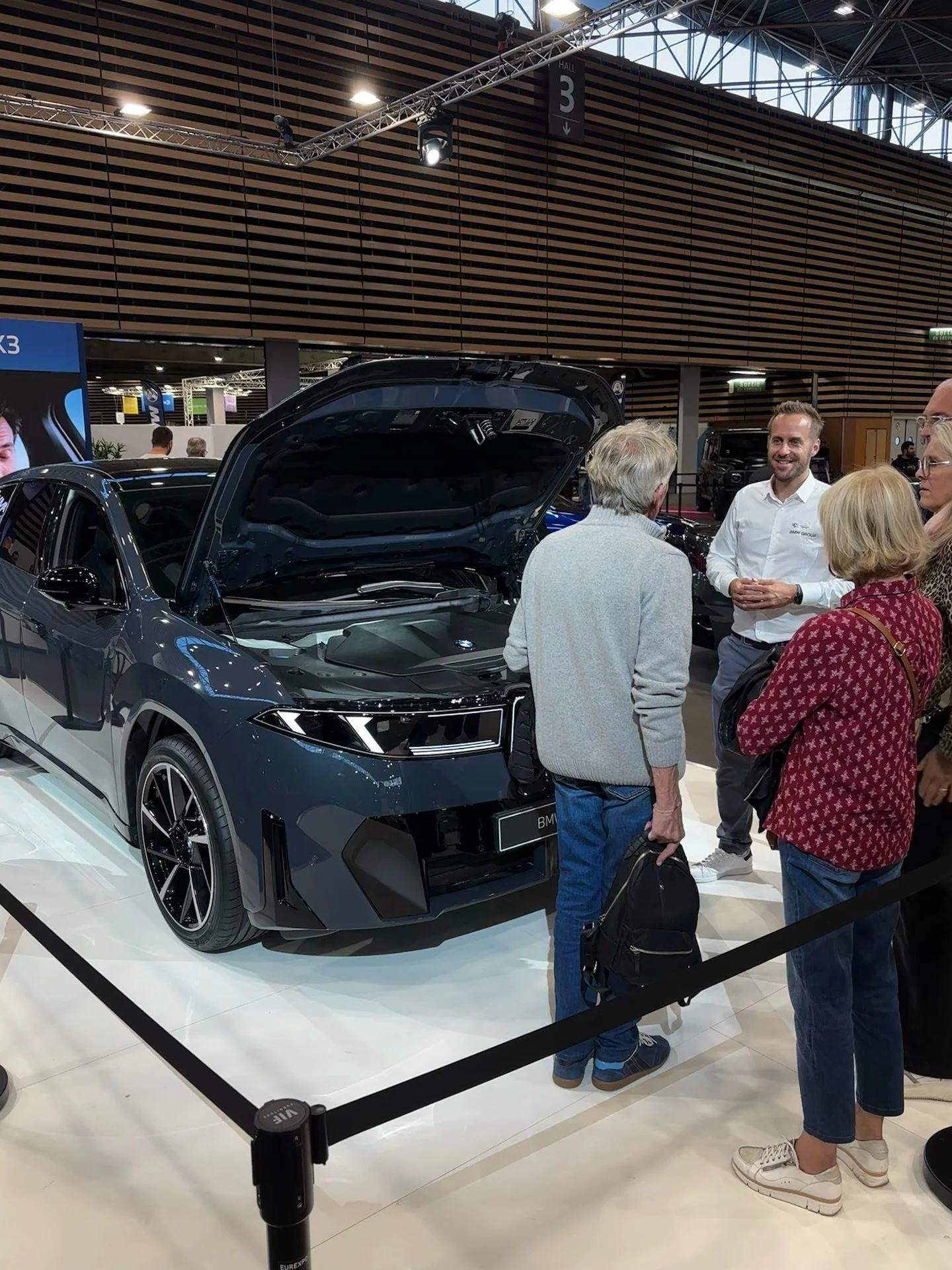 ✨ Retour sur le Salon Automobile de Lyon !

Aux c&ocirc;t&eacute;s des &eacute;quipes BMW / MINI @bmw.altitude et du @bmwpautriclyon, la team @autoevents.fr a eu l&rsquo;honneur de pr&eacute;senter en avant-premi&egrave;re fran&ccedil;aise la Nouvell