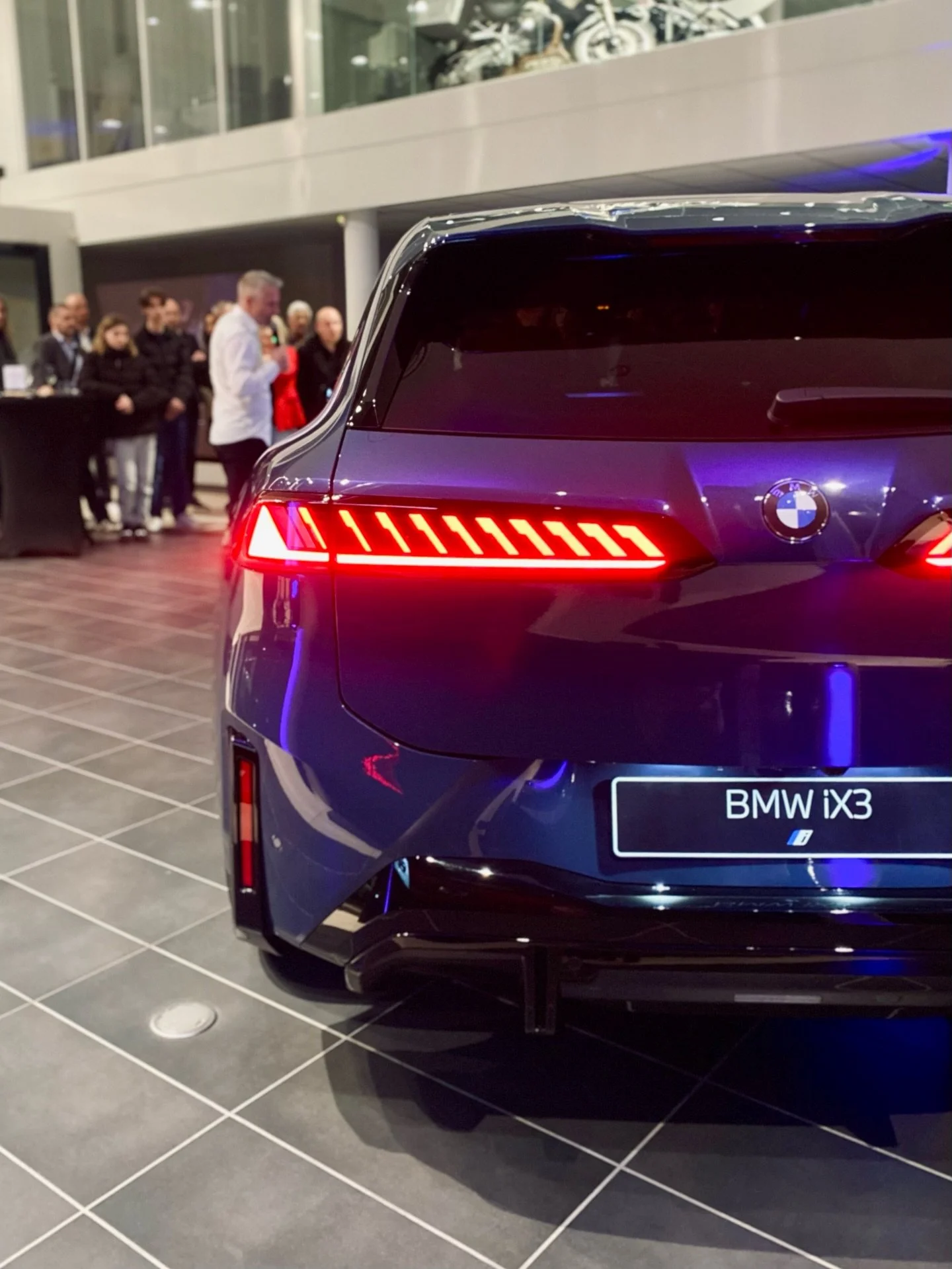 Une soir&eacute;e plac&eacute;e sous le signe de la d&eacute;couverte chez&nbsp;@bmwminisaleveautomobiles, concession du&nbsp;@bmw.groupe.rossi 🚗✨

Les clients ont &eacute;t&eacute; convi&eacute;s &agrave; la concession pour un moment privil&eacute;