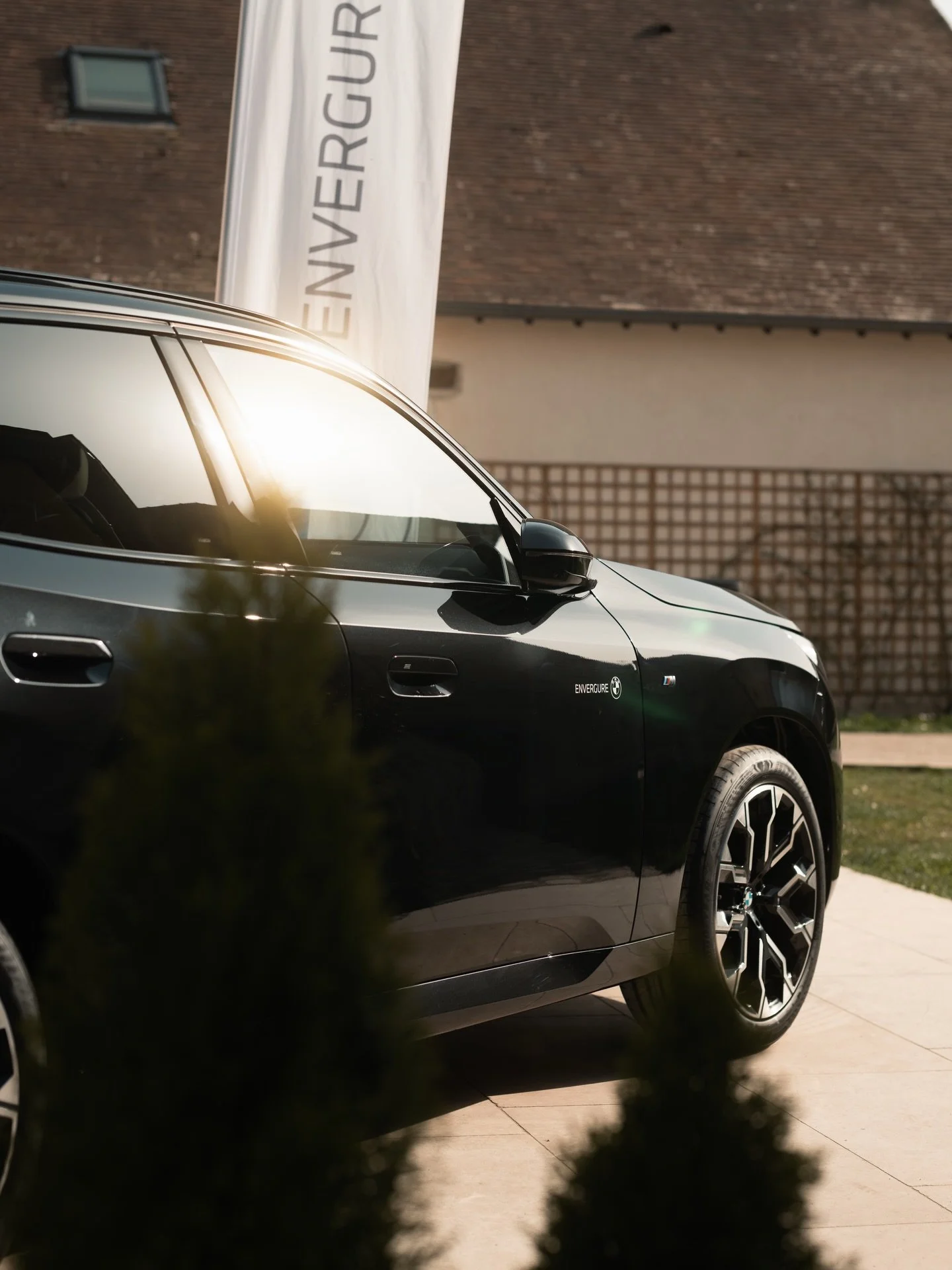 ✨ La formation r&eacute;invent&eacute;e 

La nouvelle BMW iX3 s&rsquo;invite dans le r&eacute;seau, et la concession Envergure Reims a fait le choix d&rsquo;en faire une vraie journ&eacute;e de formation client !

Direction @lafarm, un lieu magnifiqu