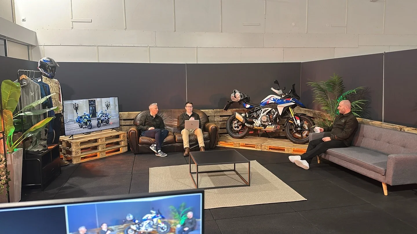 🎬 Nouveau format, nouvelle &eacute;nergie ! 
Les Capsules Vid&eacute;o BMW Motorrad sont l&agrave; ⚡️

3 capsules d&eacute;di&eacute;es &agrave; l&rsquo;univers @bmwmotorrad, con&ccedil;ues pour informer, inspirer et faire avancer les &eacute;quipes