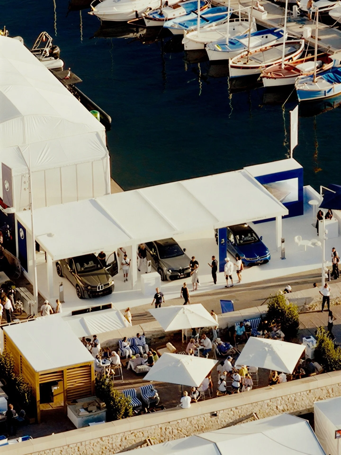 &Agrave; Saint-Tropez, l&rsquo;&eacute;l&eacute;gance se vit aussi sur quatre roues ✨

&Agrave; l&rsquo;occasion des Voiles de Saint-Tropez, nos &eacute;quipes &eacute;taient aux c&ocirc;t&eacute;s de @bmwfrance, Partenaire Officiel de l&rsquo;&eacut