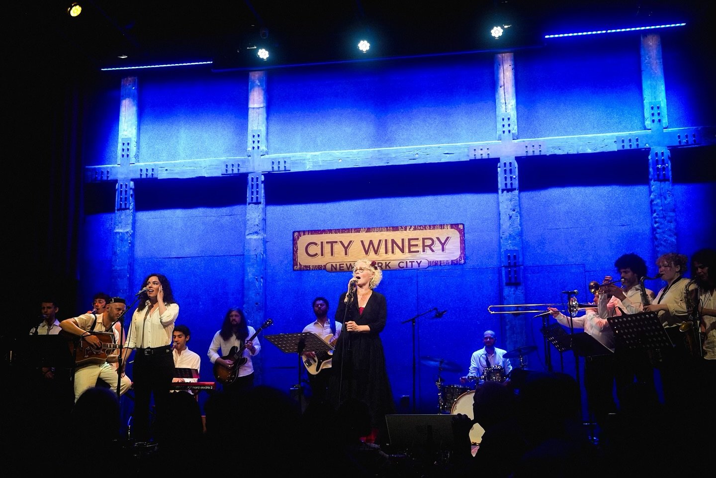 &ldquo;To everyone who worked on our show at @citywinerynyc yesterday, thank you for making it one of the most joyous experiences of my life.&rdquo; - Amy
💃🏻💃🏻💃🏻