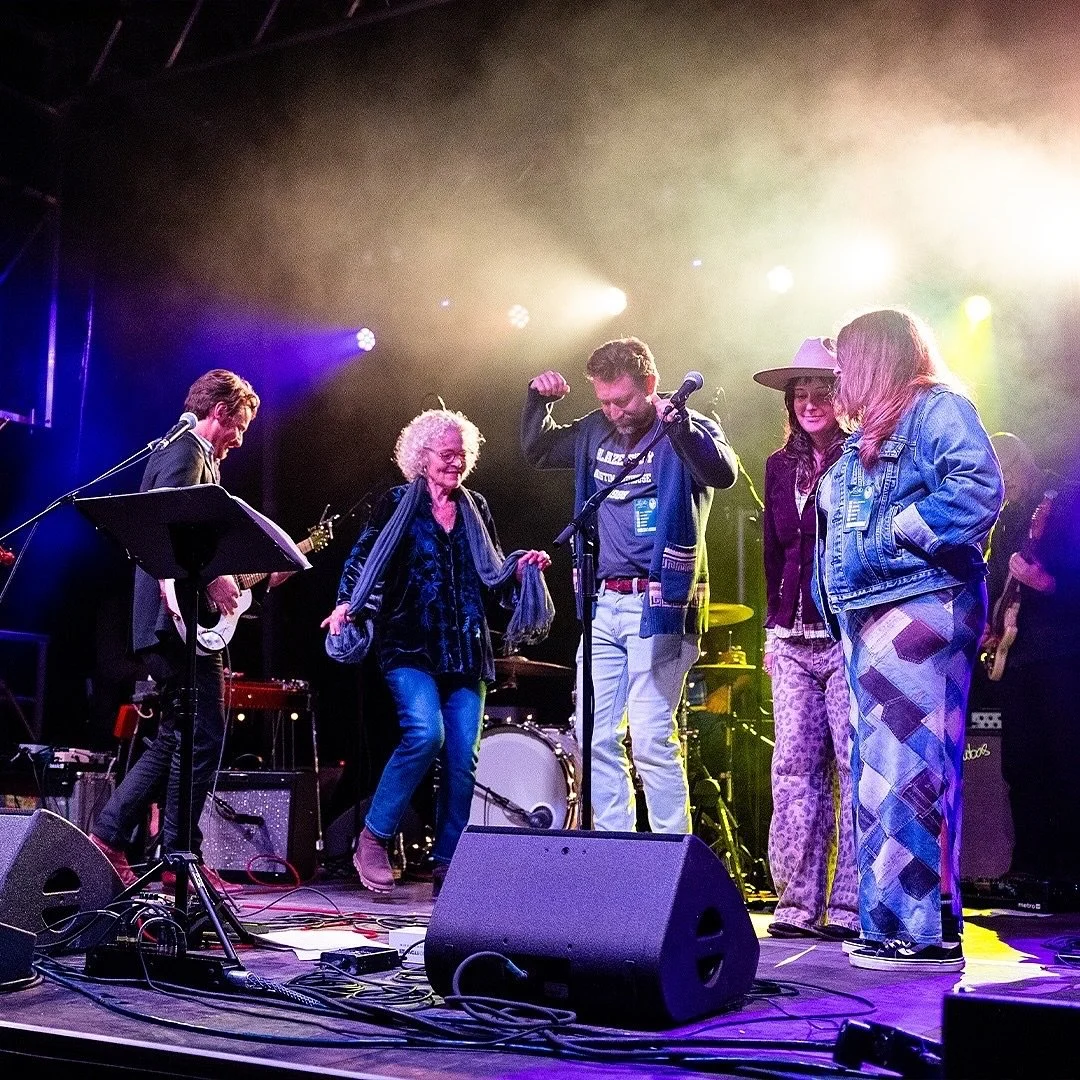 #tbt to last year&rsquo;s performance at @luckreunion, singing @willienelsonofficial&rsquo;s songs on Willie&rsquo;s own stage with @walkerlukens and the band. 

Amy&rsquo;s headed back to Texas! Catch her at @arlynstudios on November 22nd with the @