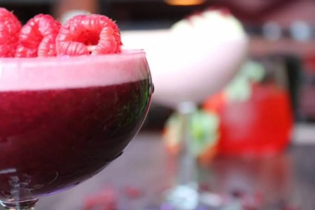 weekend-brunch-with-cocktails-11110804.jpg