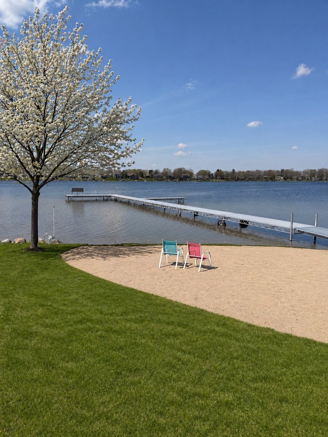 Large beach with long aluminum dock sections
