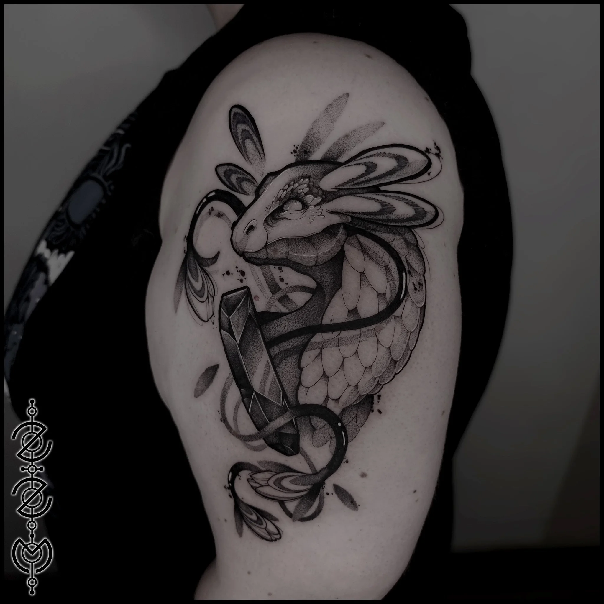 Large floral dragon creature from my flash, more creatures and various large flash designs are available in my highlights

- Limited 2025 slots left, DM for bookings
-
-
-
#tattoo #blackworktattoo #dragontattoo #fantasyart #fantasytattoo #creaturecon