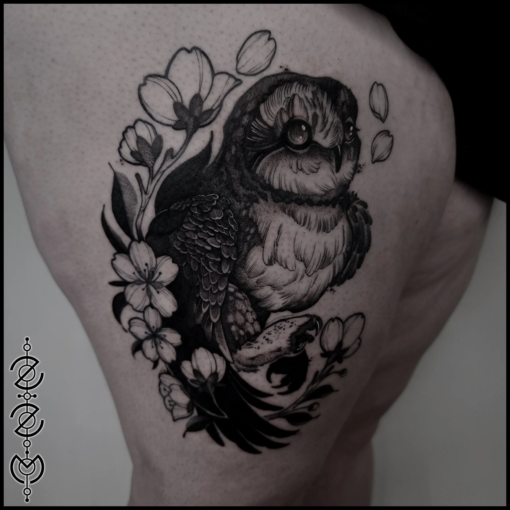 Another two day piece - This design was a custom request and inspired the animal based cherry blossom flash I have up for grabs right now

There are still some left if you'd like to check them out in my highlights, they're quoted at their minimum siz