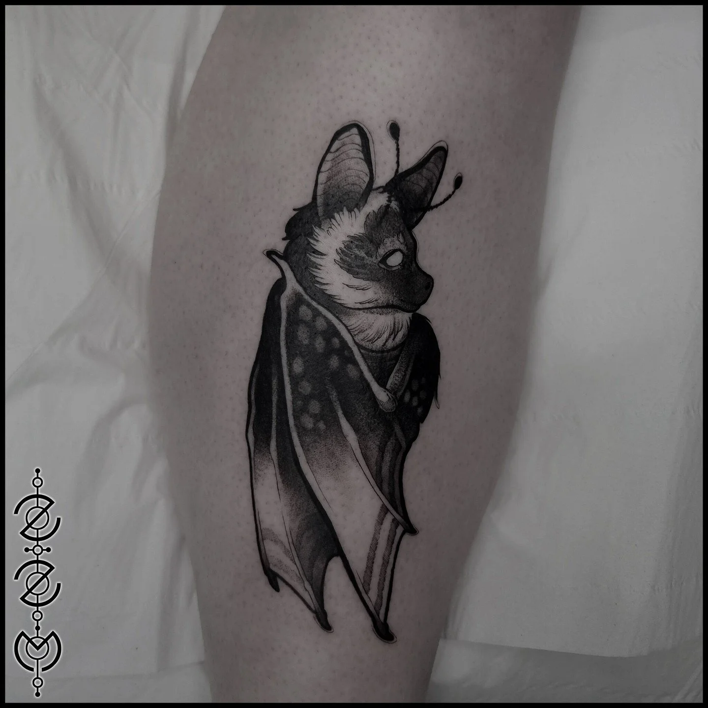 When working on the shins, I always like to think about how two pieces balance with each other when viewed together. On the last slide you can see the first piece we did, a cool insect/canine mix from my flash - we added the bat as a custom design la