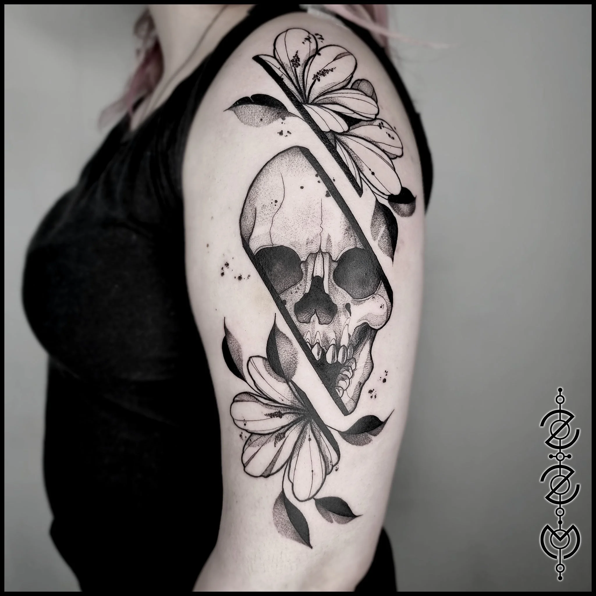 Bold, Illustrative Blackwork
Zakki Masquerade Tattoo Bournemouth ZMTattoo