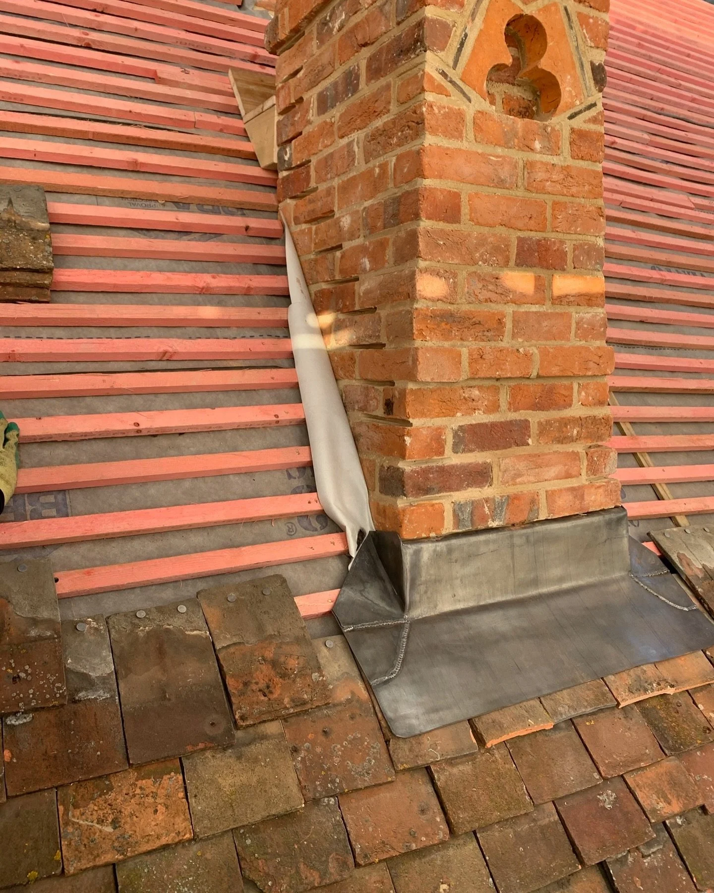 🔨👷🪚👌🏽 #roof #roofer #roofers #rooftop #lead #leadwork #leadworkspecialists #roofrepair #roofreplacement #roofcleaning #roofersofinstagram #construction #rooferslife #chimney