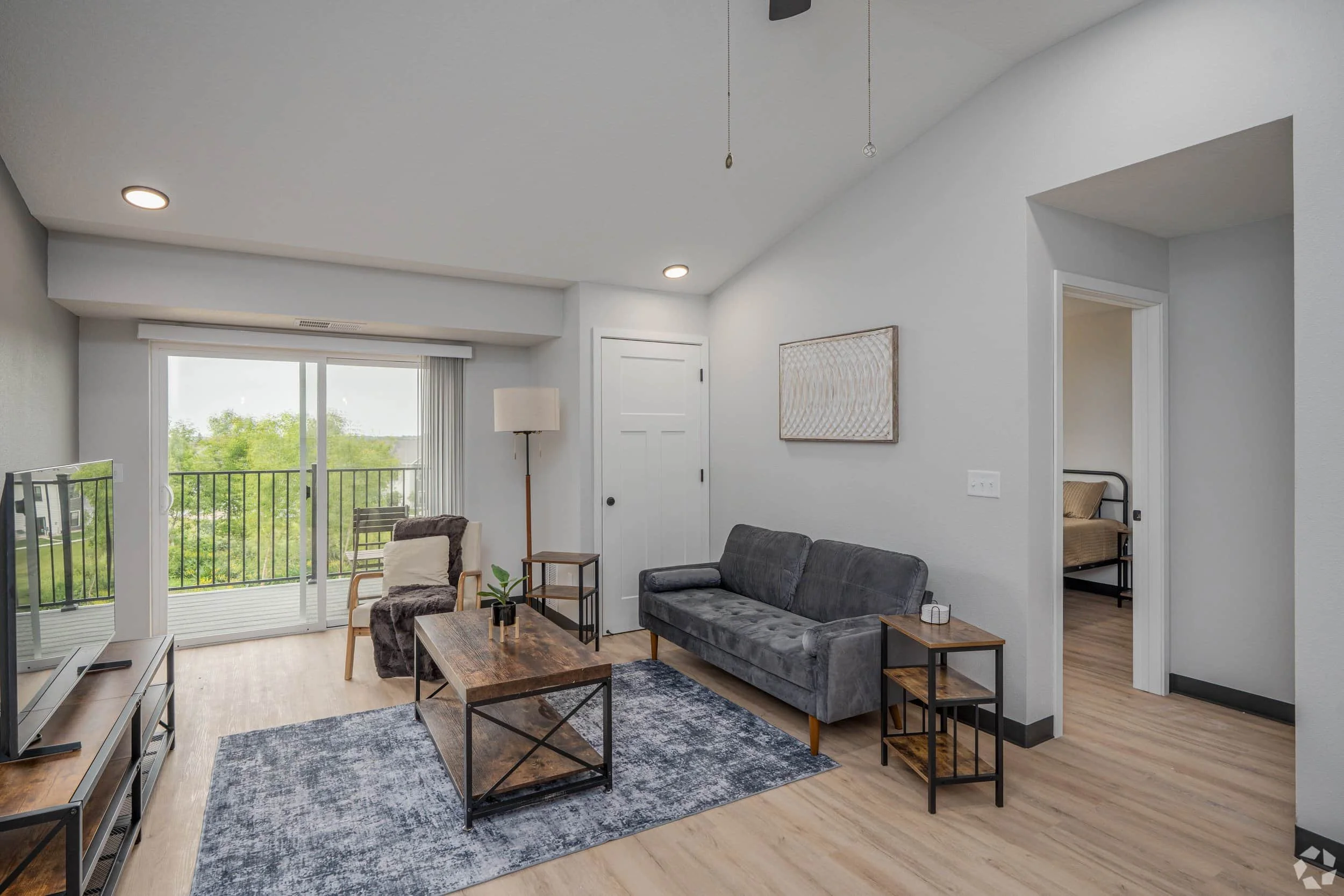 InteriorPhoto+%2815%29_compressed.jpg