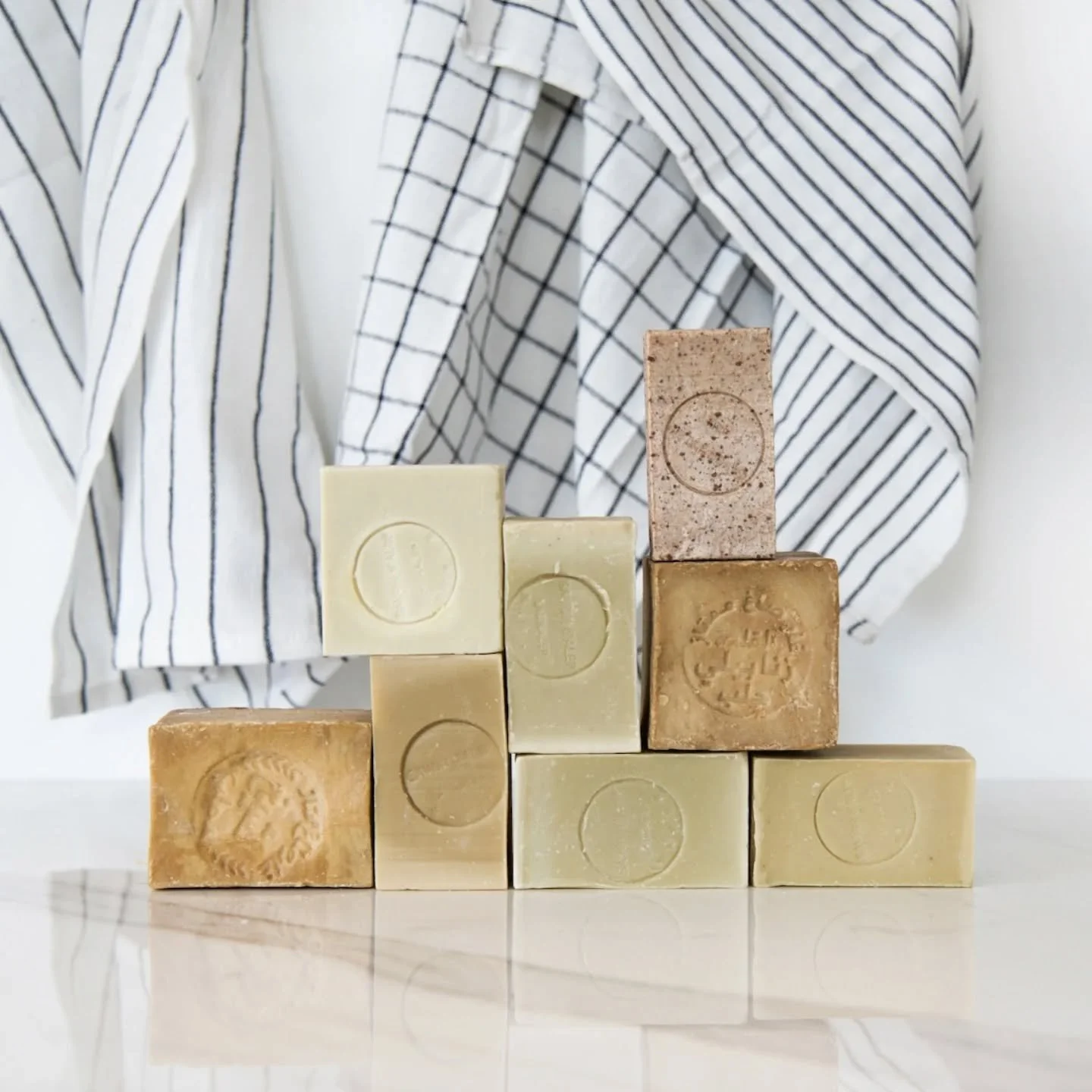 Avec&nbsp;@chamarrel, on entre dans l&rsquo;univers de la maison z&eacute;ro d&eacute;chet sans compromis, des accessoires simples, bien pens&eacute;s, et faits pour durer: savons, cosm&eacute;tiques, entretien de la maison,...

On adore leur simplic