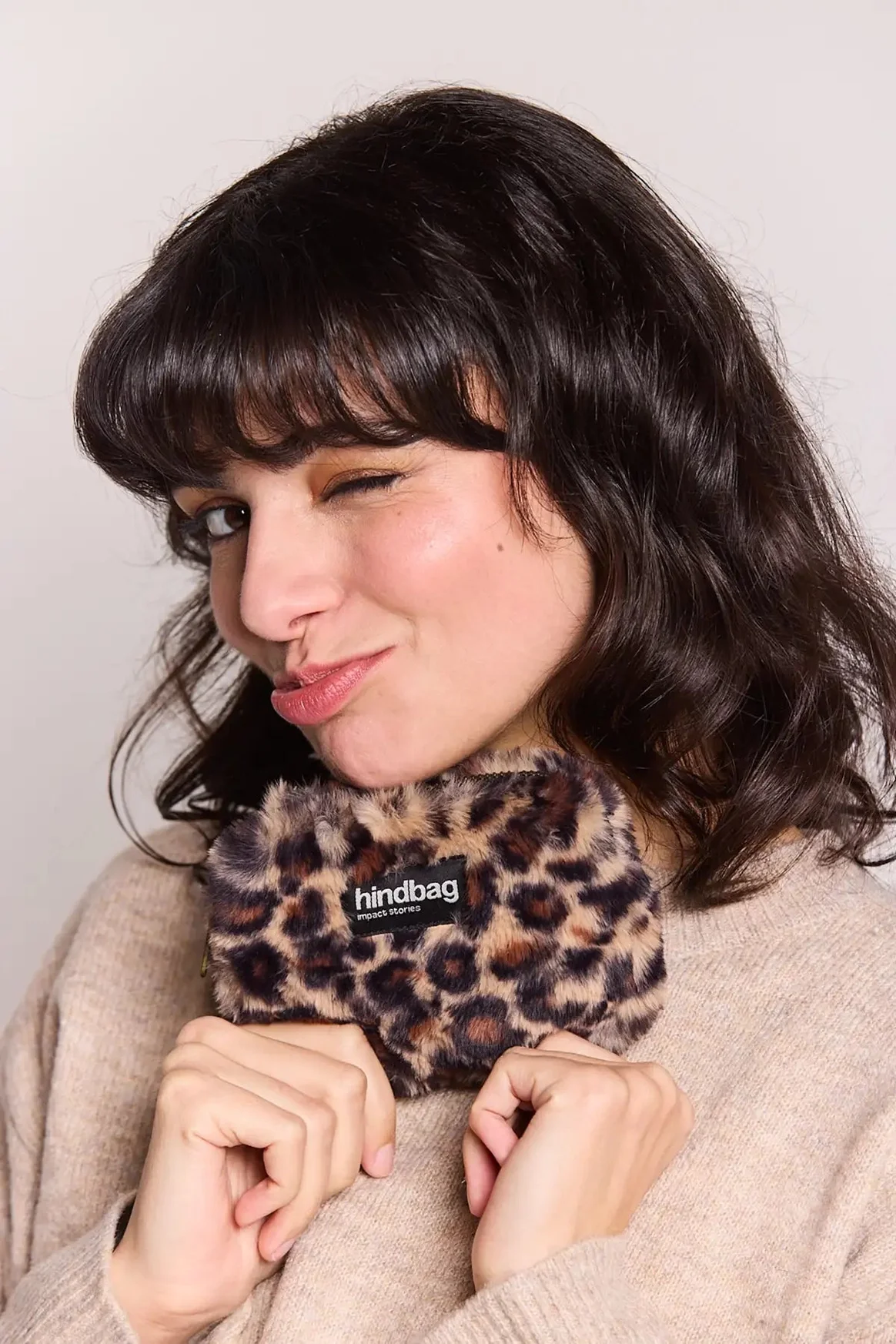 Porte monnaie fausse fourrure léopard - Hindbag4.jpeg.webp