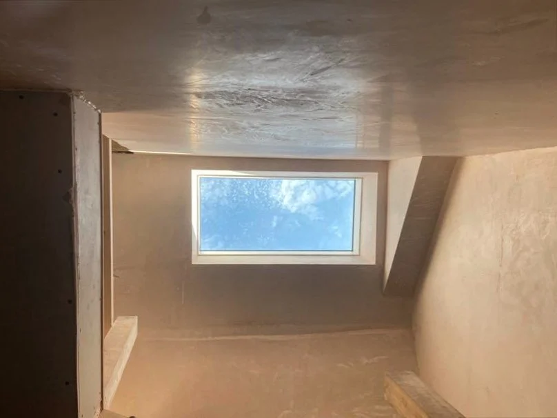 The highlight of this project so far has definitely been this skylight placement; we can&rsquo;t walk past it without stopping. 

The way the light floods in, the way the clouds pass by, it&rsquo;s an amazing spot to watch a storm!⚡️ 

We envision ou