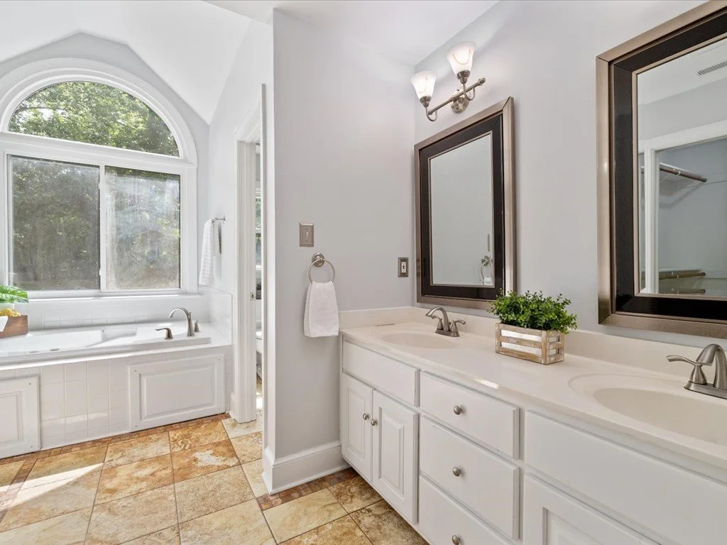 Primary En-Suite
