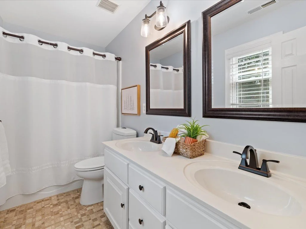 2nd Floor Full Bath