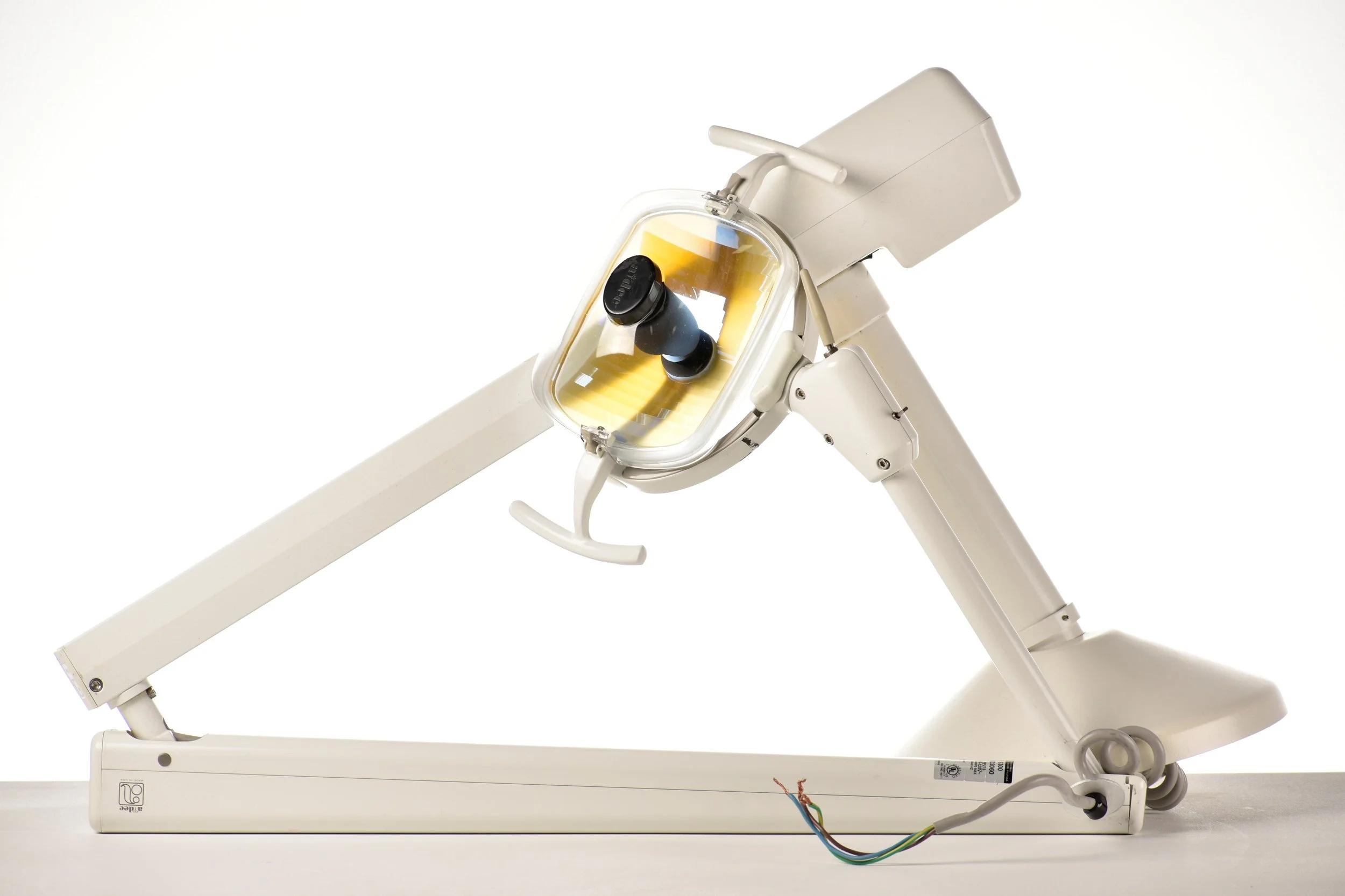 dental_ceiling_light.JPG