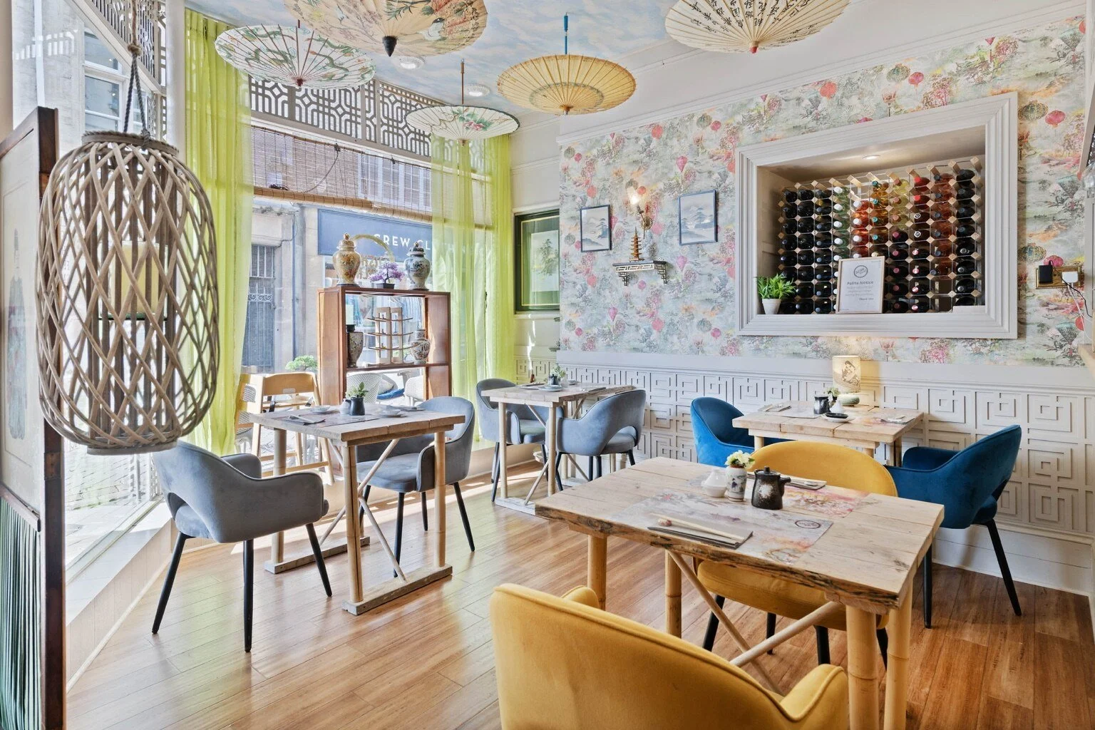 Sushi & Salad Stamford restaurant interior