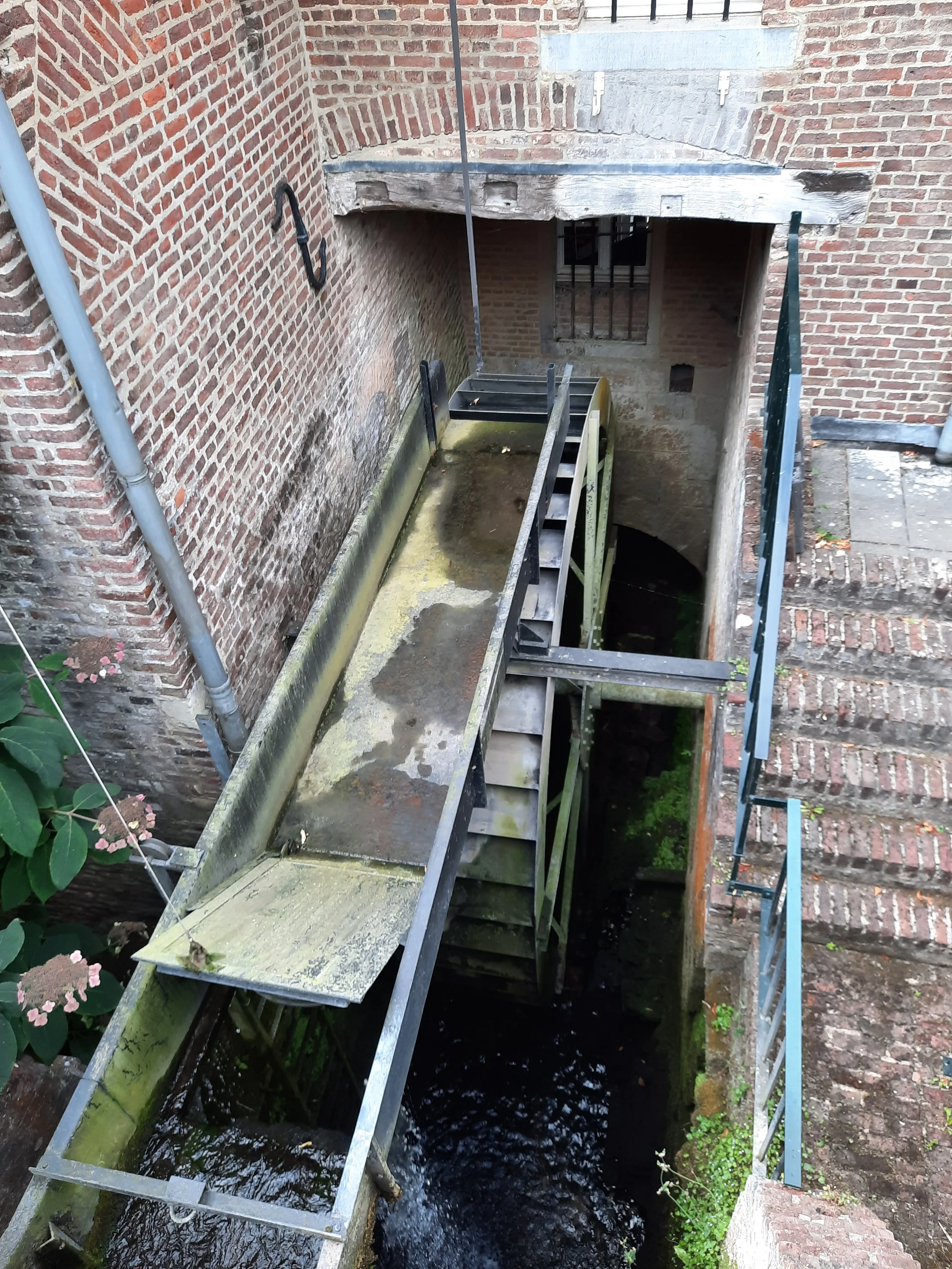 ‘Limburg in de Waereld’ van 21 oktober: Elsloo met fragmenten van kasteel en watermolen, kijken dus!