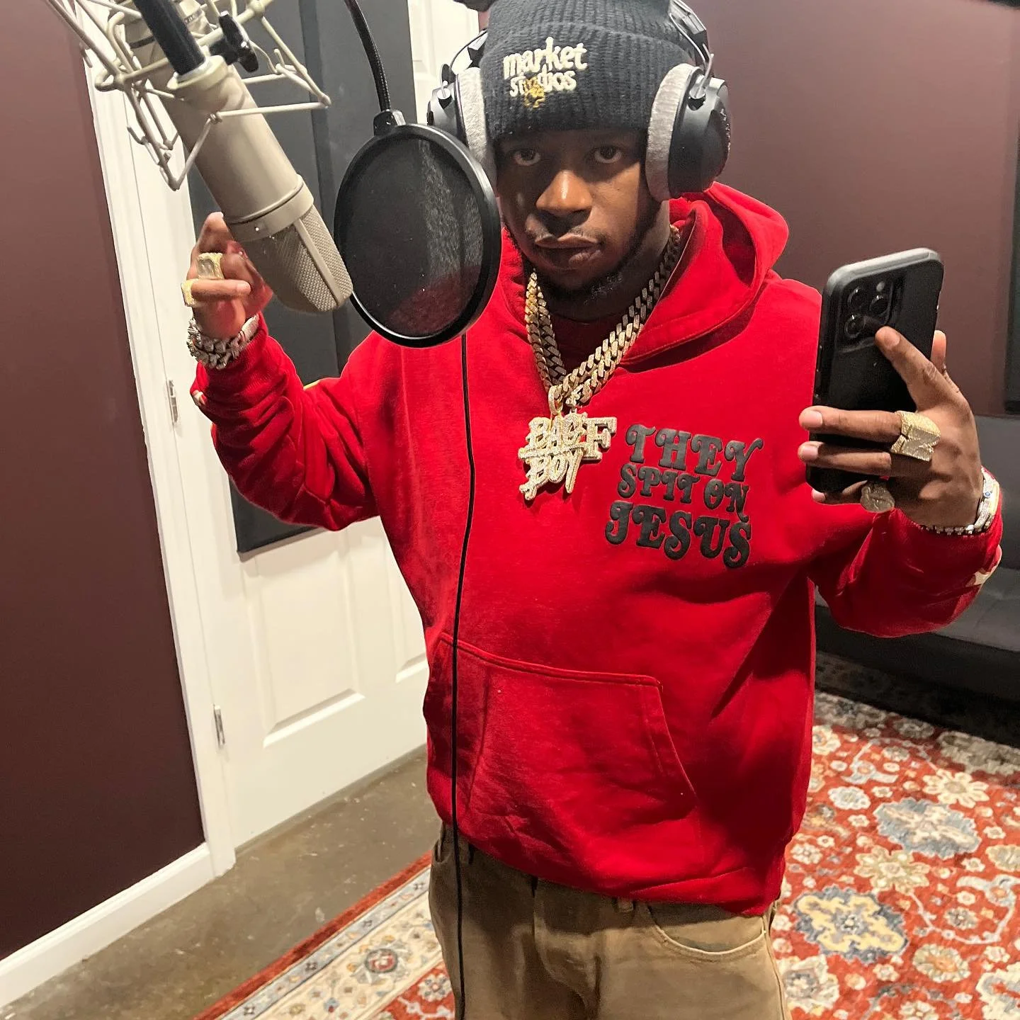 🔥3 days straight with @duckman907 X @fuegobase.

💯

@soulcubestudios 
@blacksopranofamilyrecords 
#moneyandpowertour 
#hartfordct 
#eastanchorage