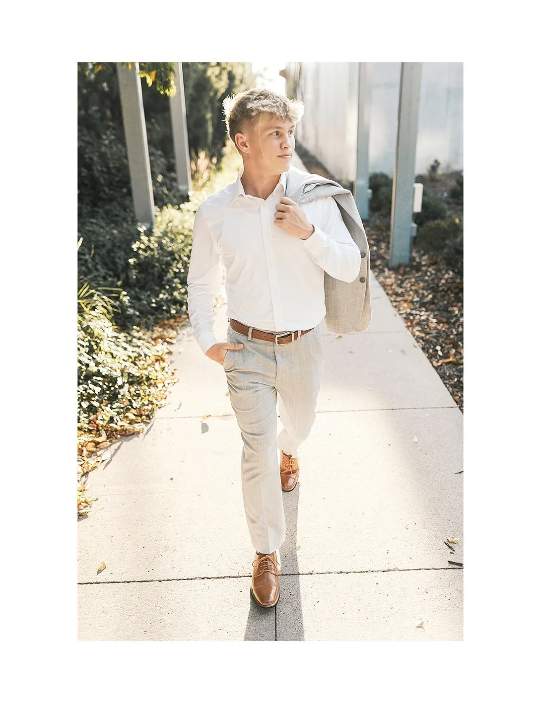 sunsets and good times! Senior photo time coming to a close 🧑&zwj;🎓 

Fill out a form to get yours before it&rsquo;s too late ⏰