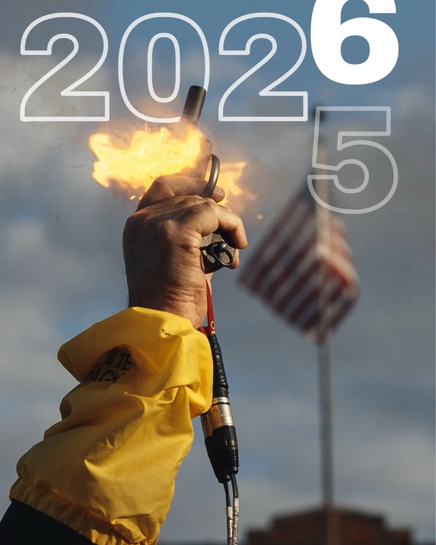 Time to start the year off with a bang 💥 
.
.
.
So thankful for everyone who has helped me pursue my dream! Can&rsquo;t wait for 2026 ❤️ 📸