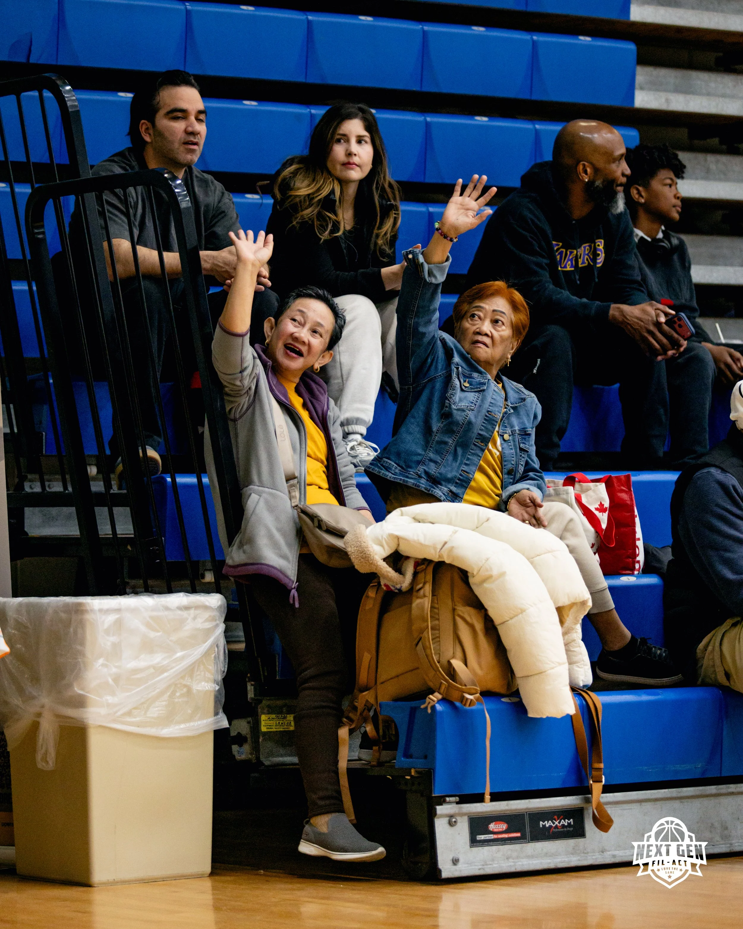 CROWD-4.jpg