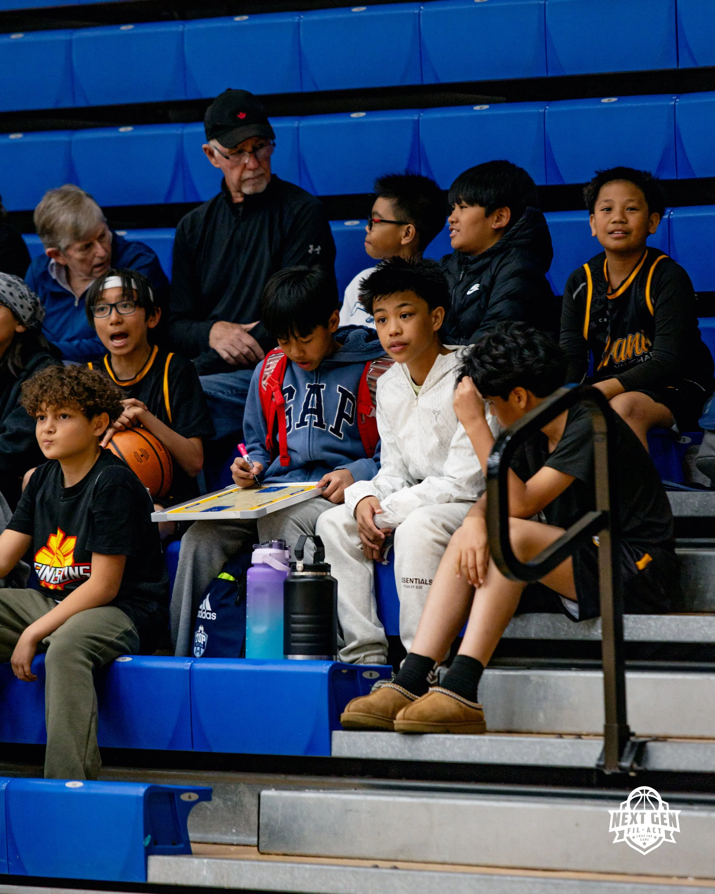 CROWD-9.jpg