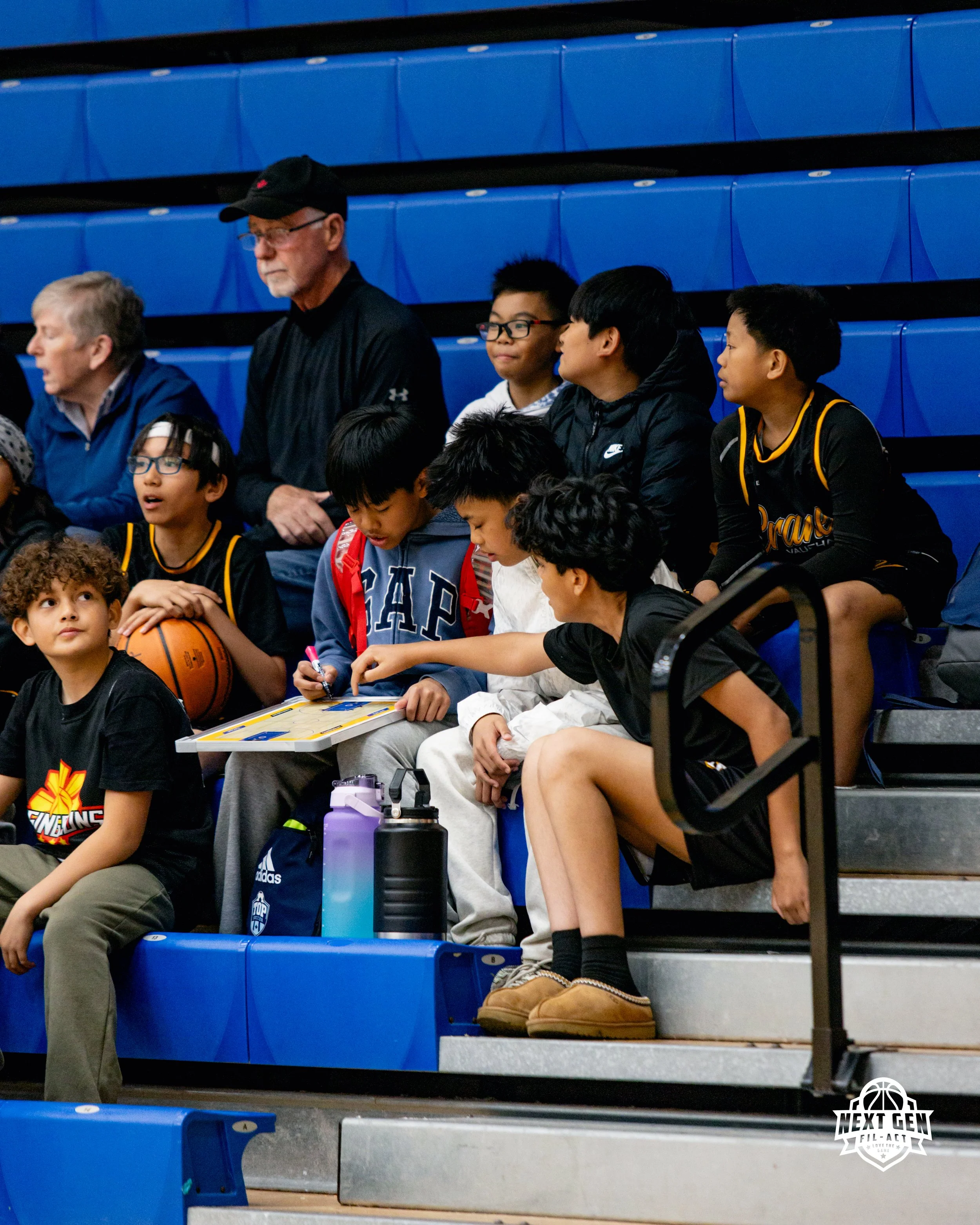 CROWD-11.jpg