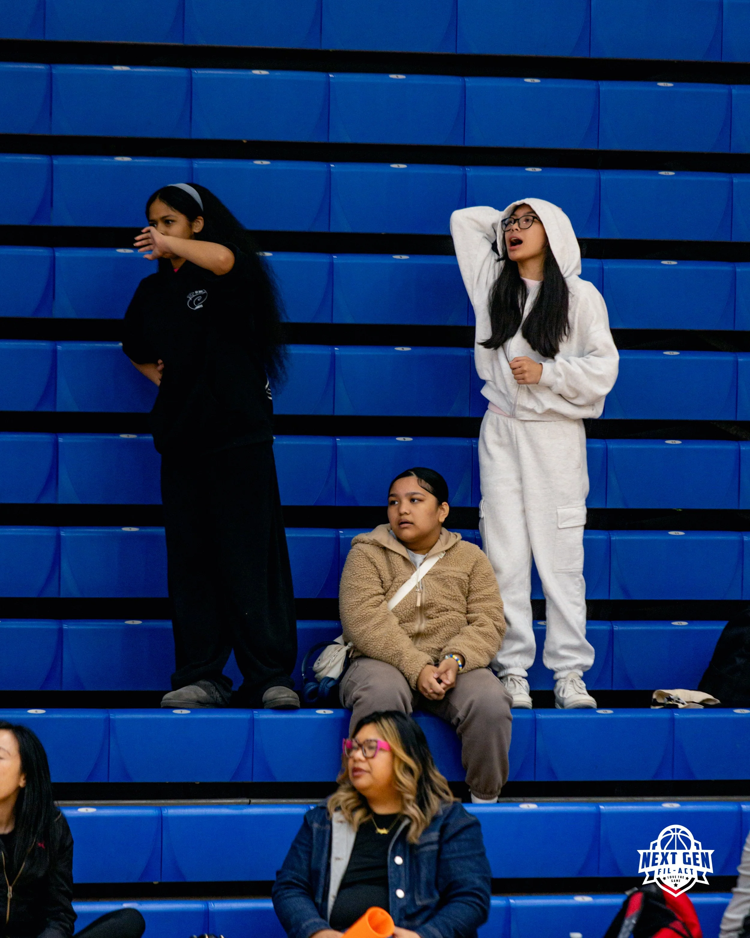 CROWD-8.jpg