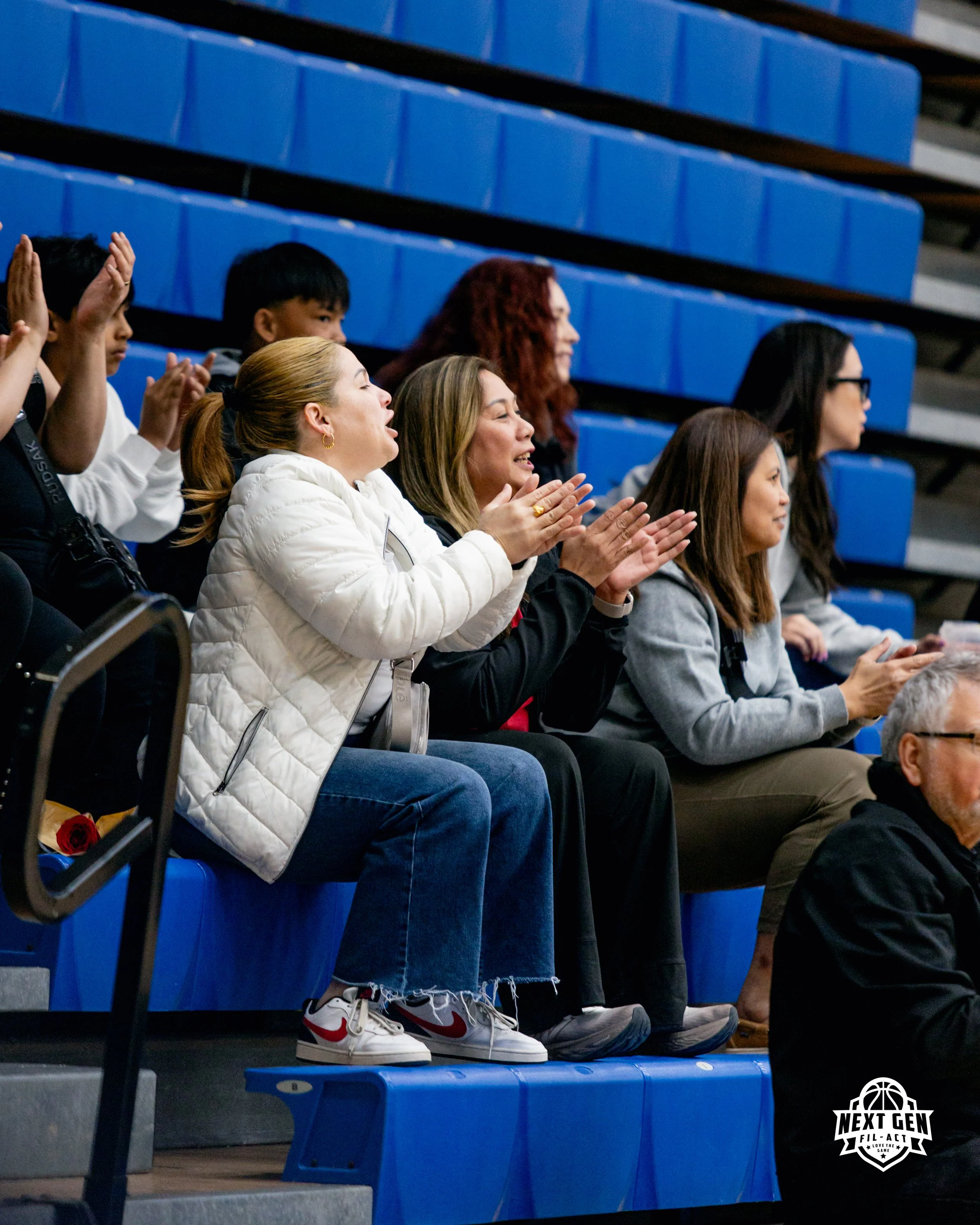 CROWD-24.jpg