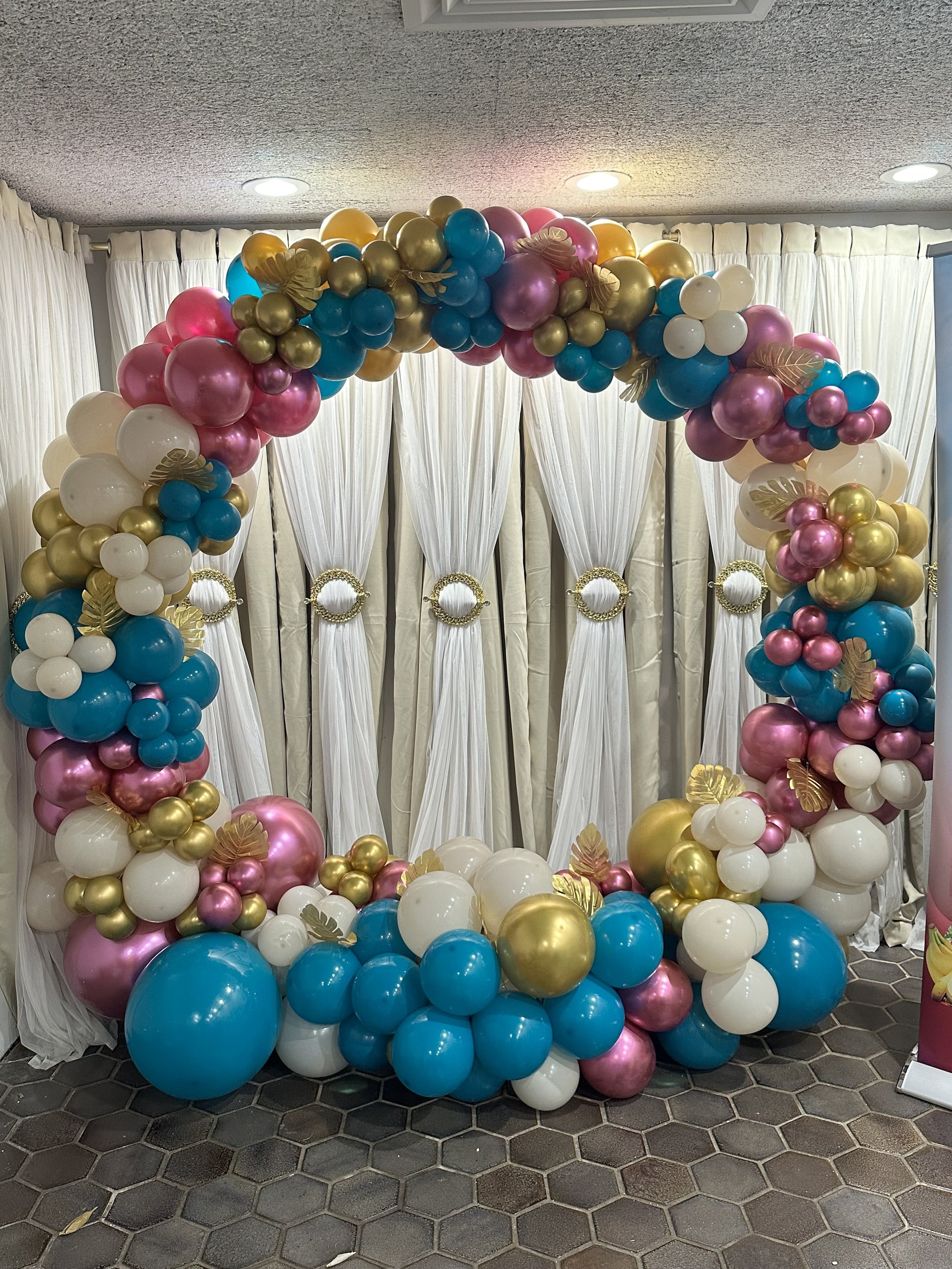 Infinity Circle Arch